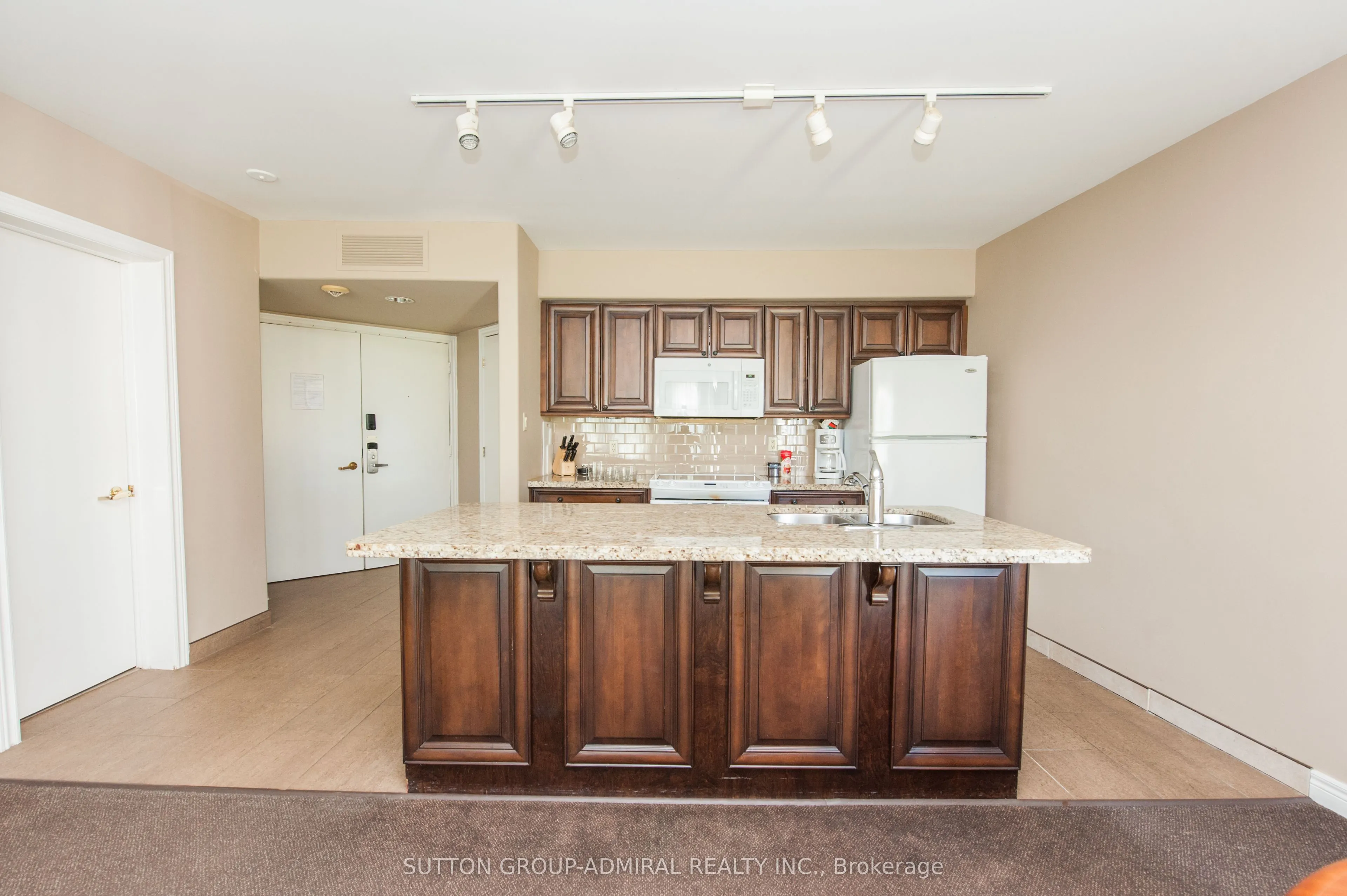 90 Highland Drive S, #2010