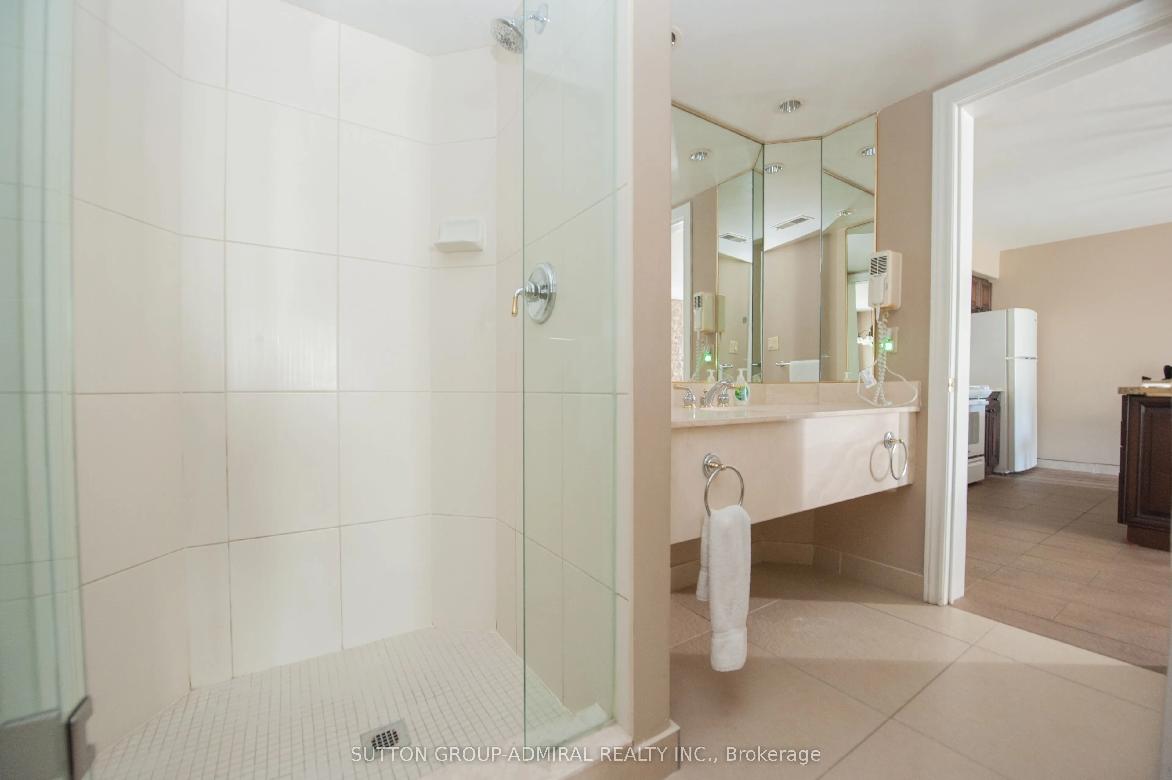 90 Highland Drive S, #2010