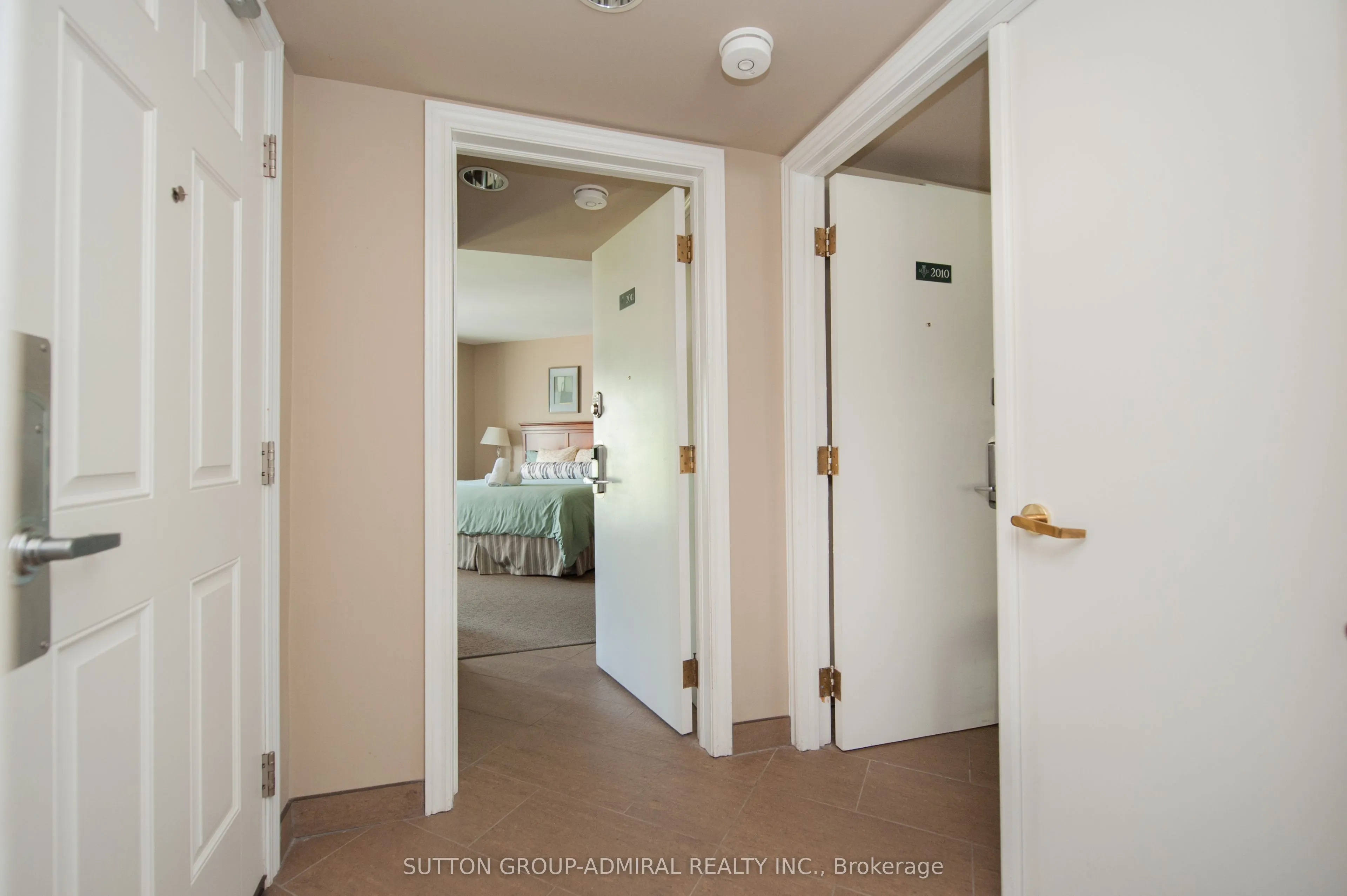 90 Highland Drive S, #2010
