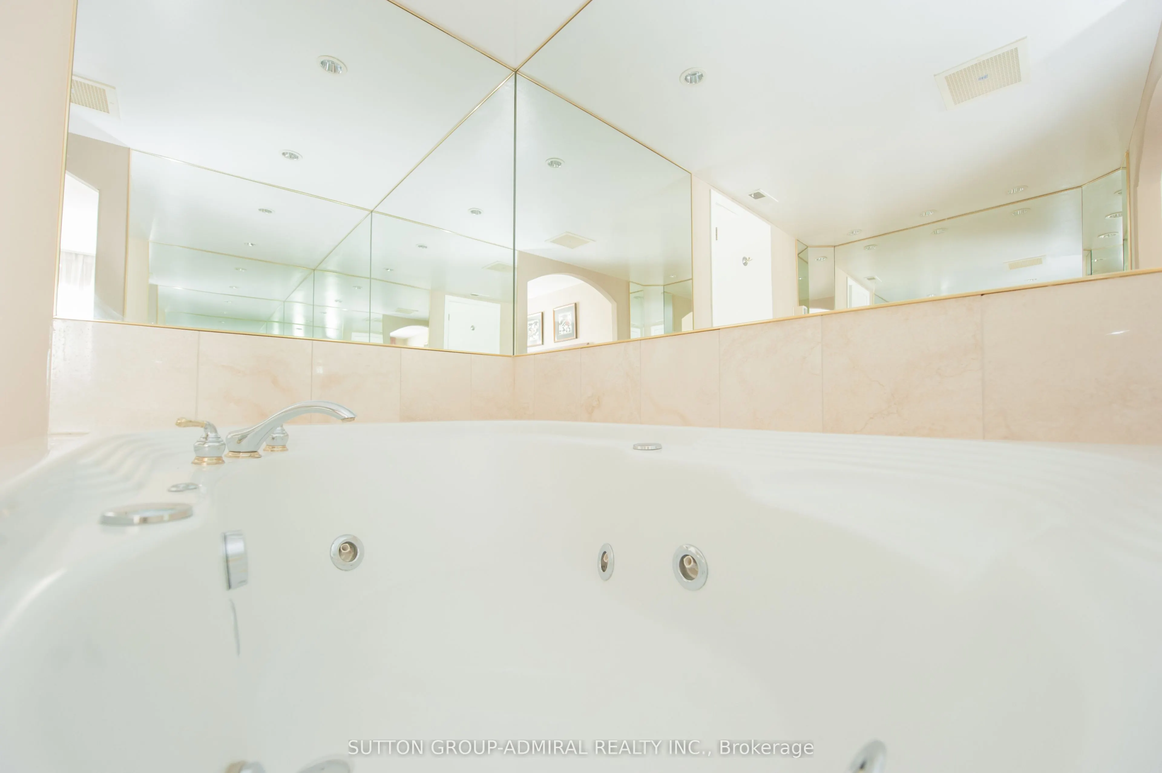 90 Highland Drive S, #2010