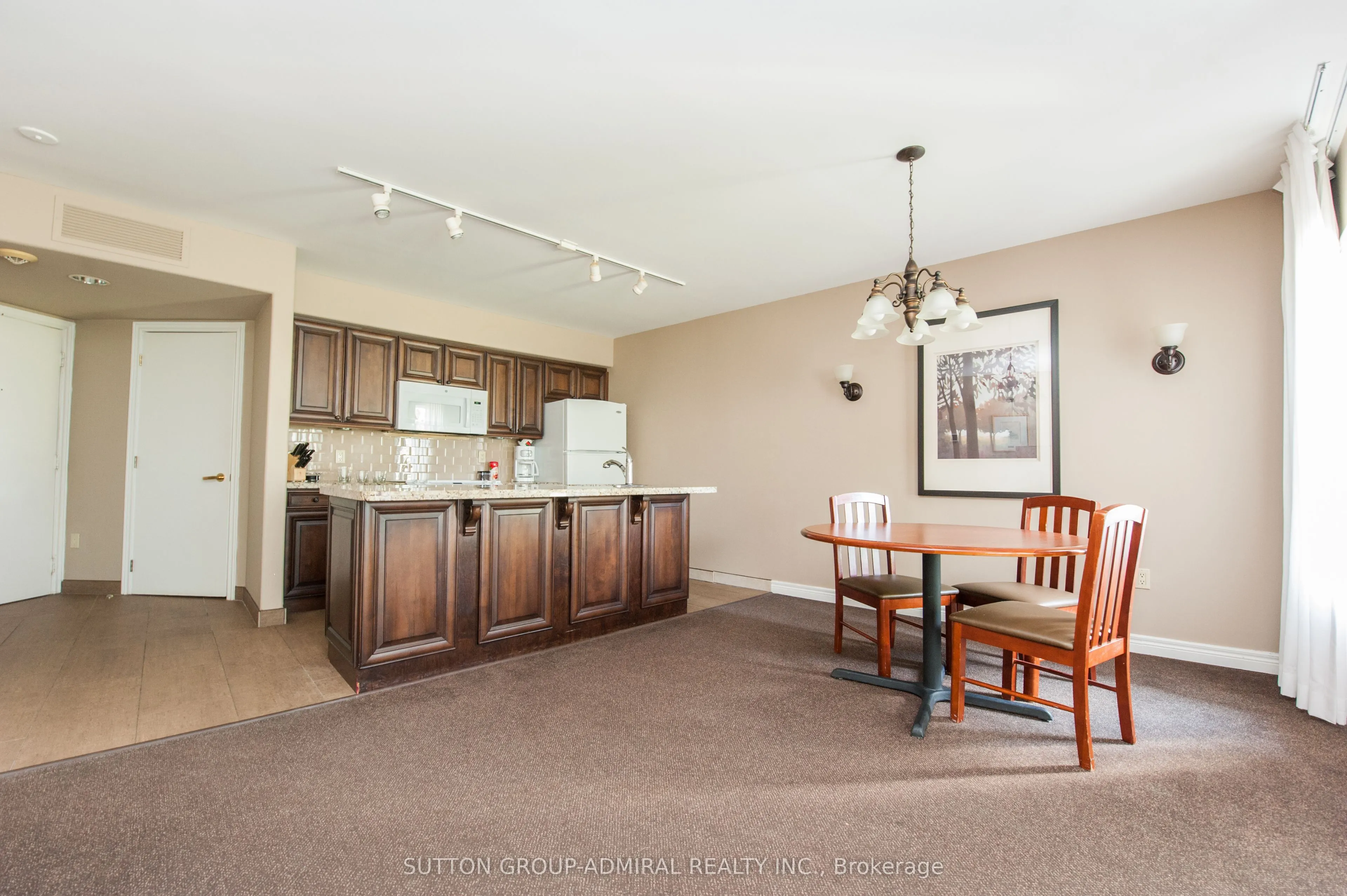 90 Highland Drive S, #2010