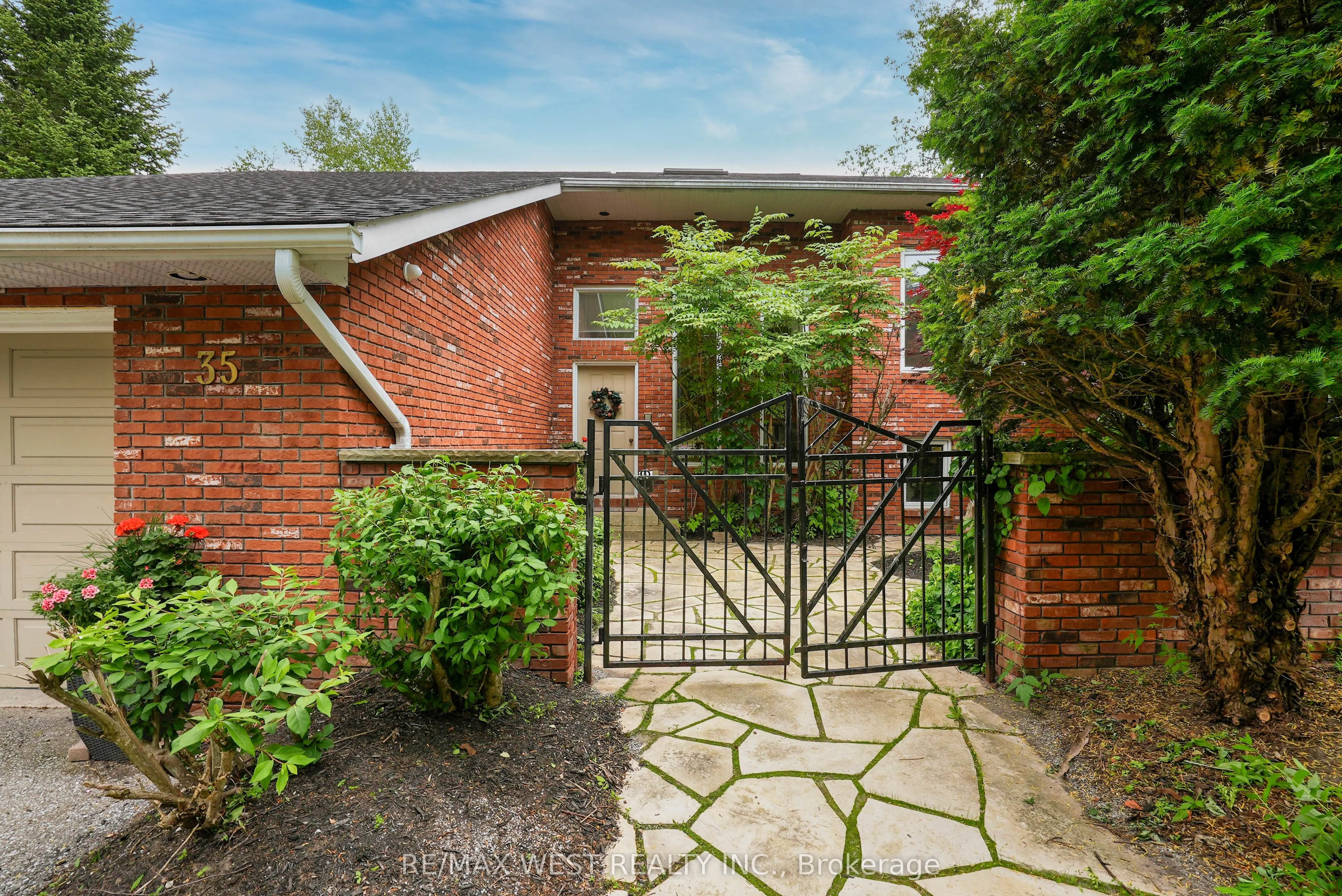 35 Jodies Lane
