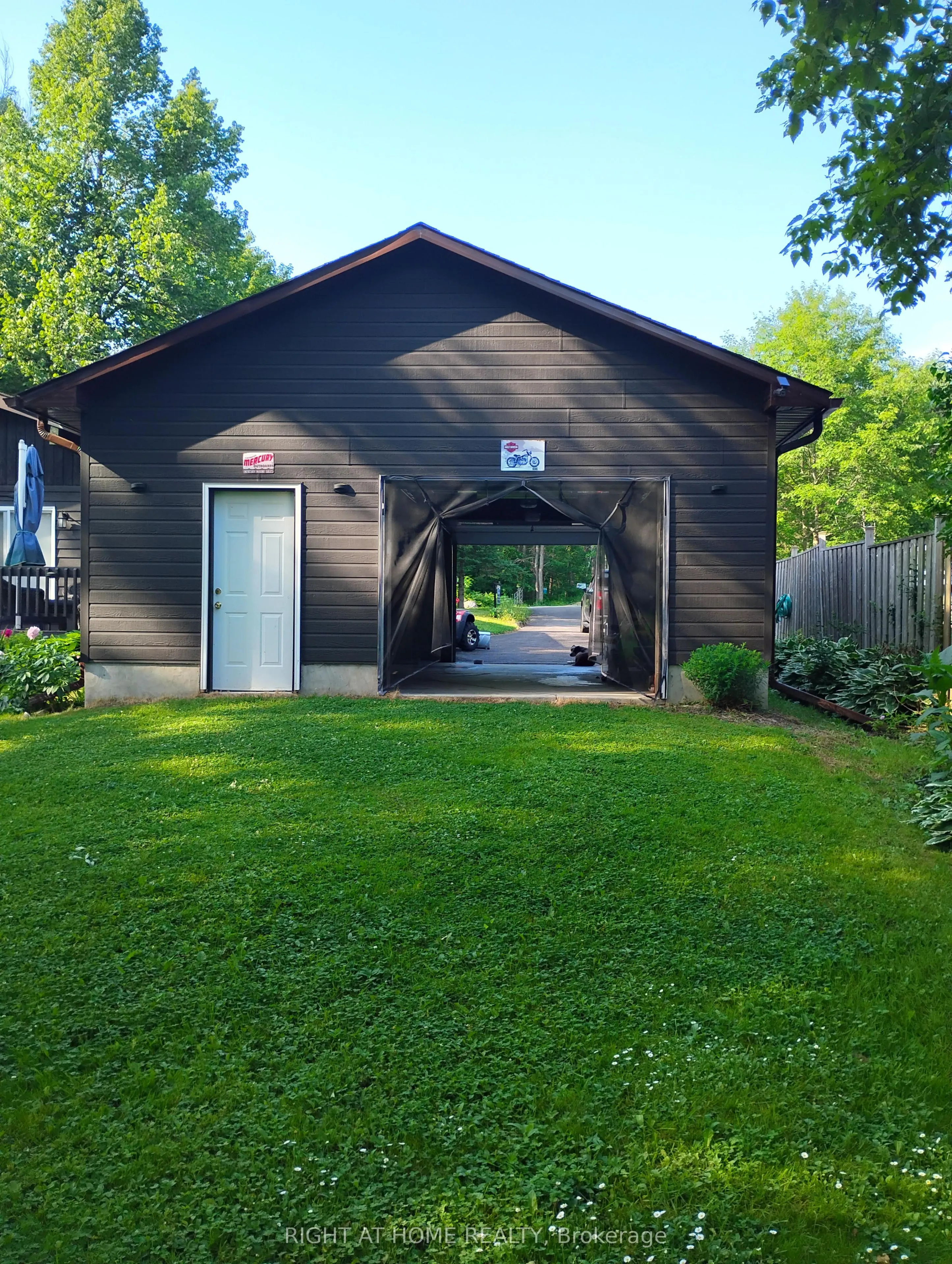 5171 Severn Pines Crescent