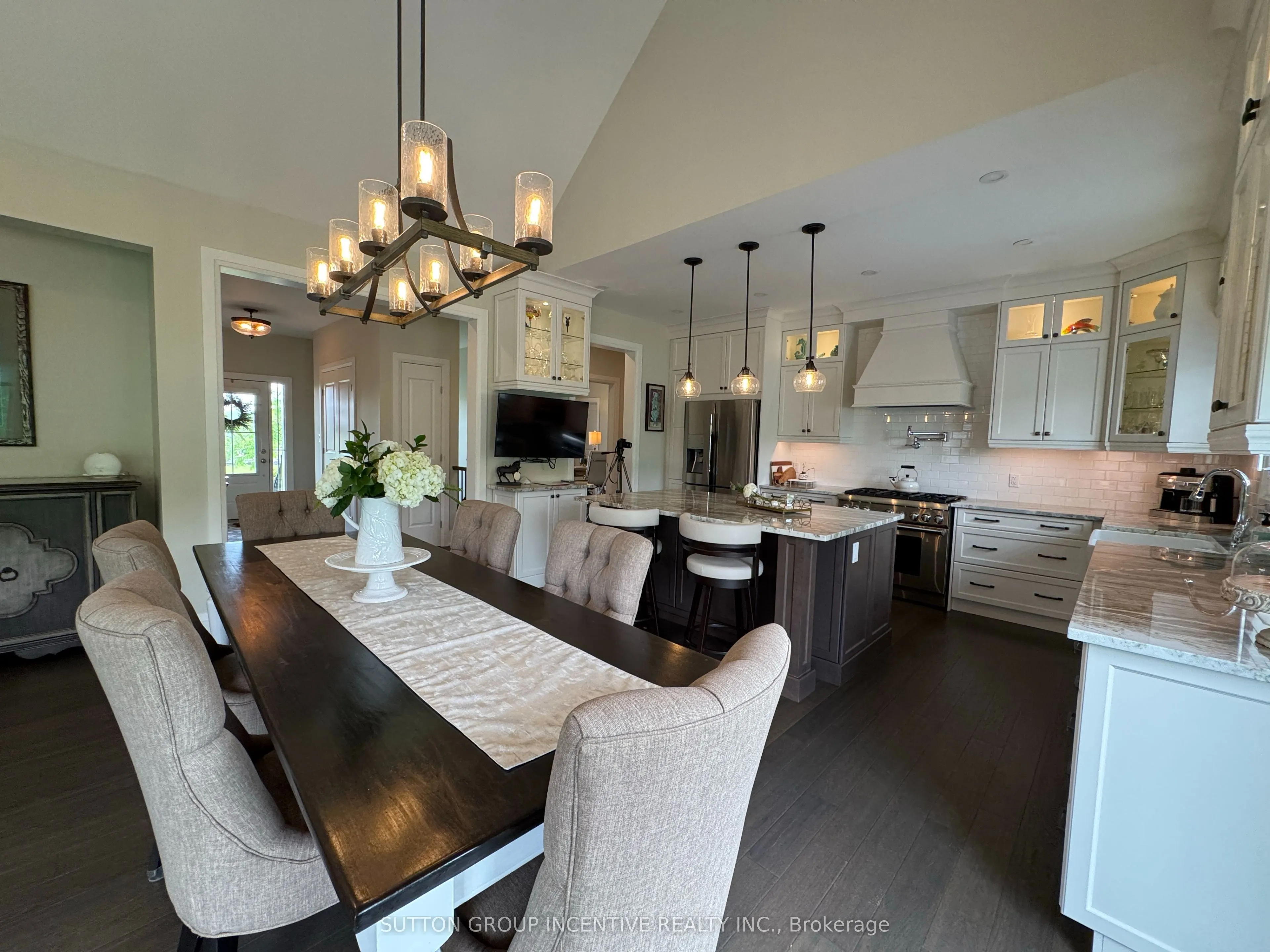 22 thoroughbred Drive