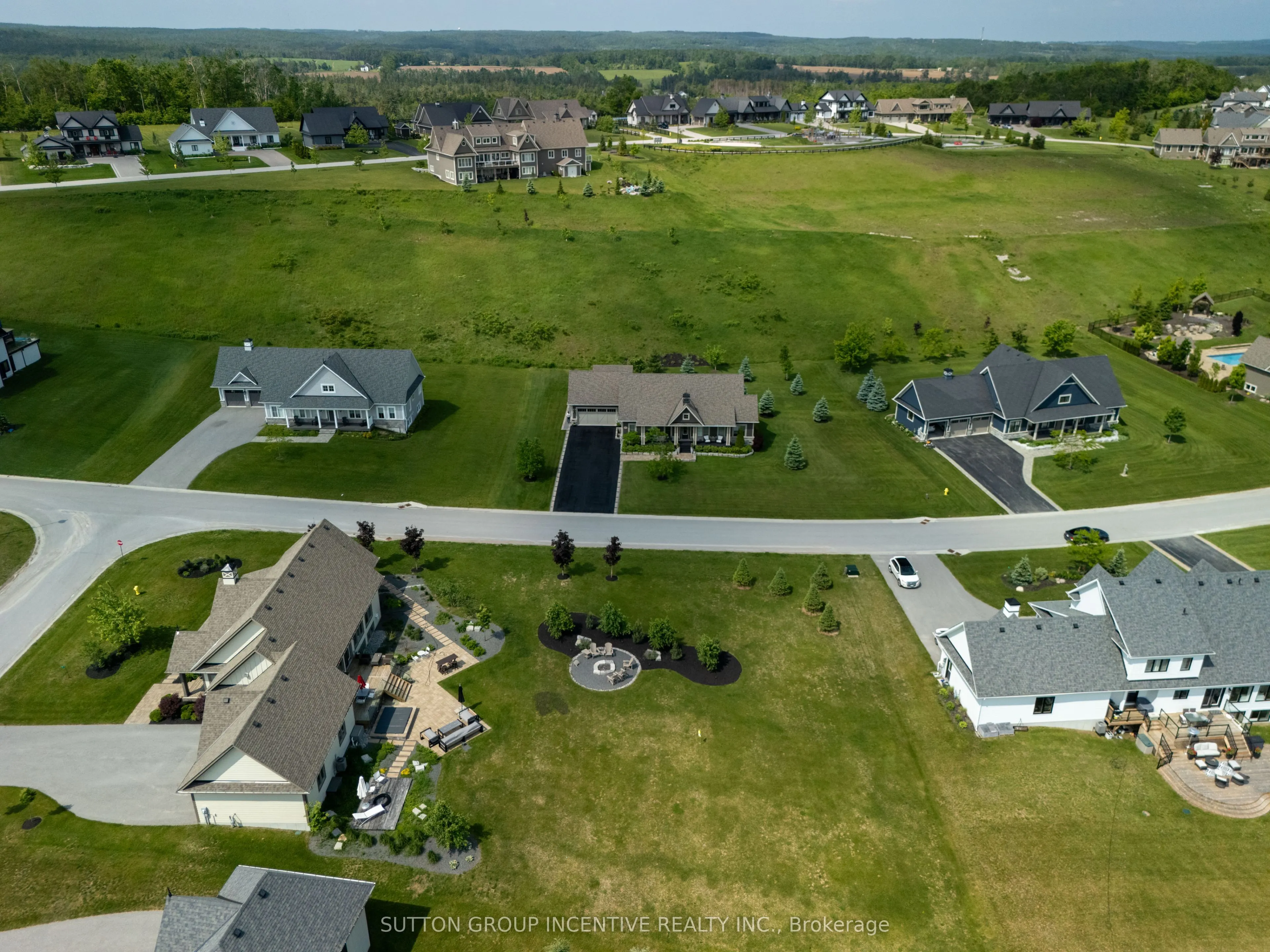 22 thoroughbred Drive