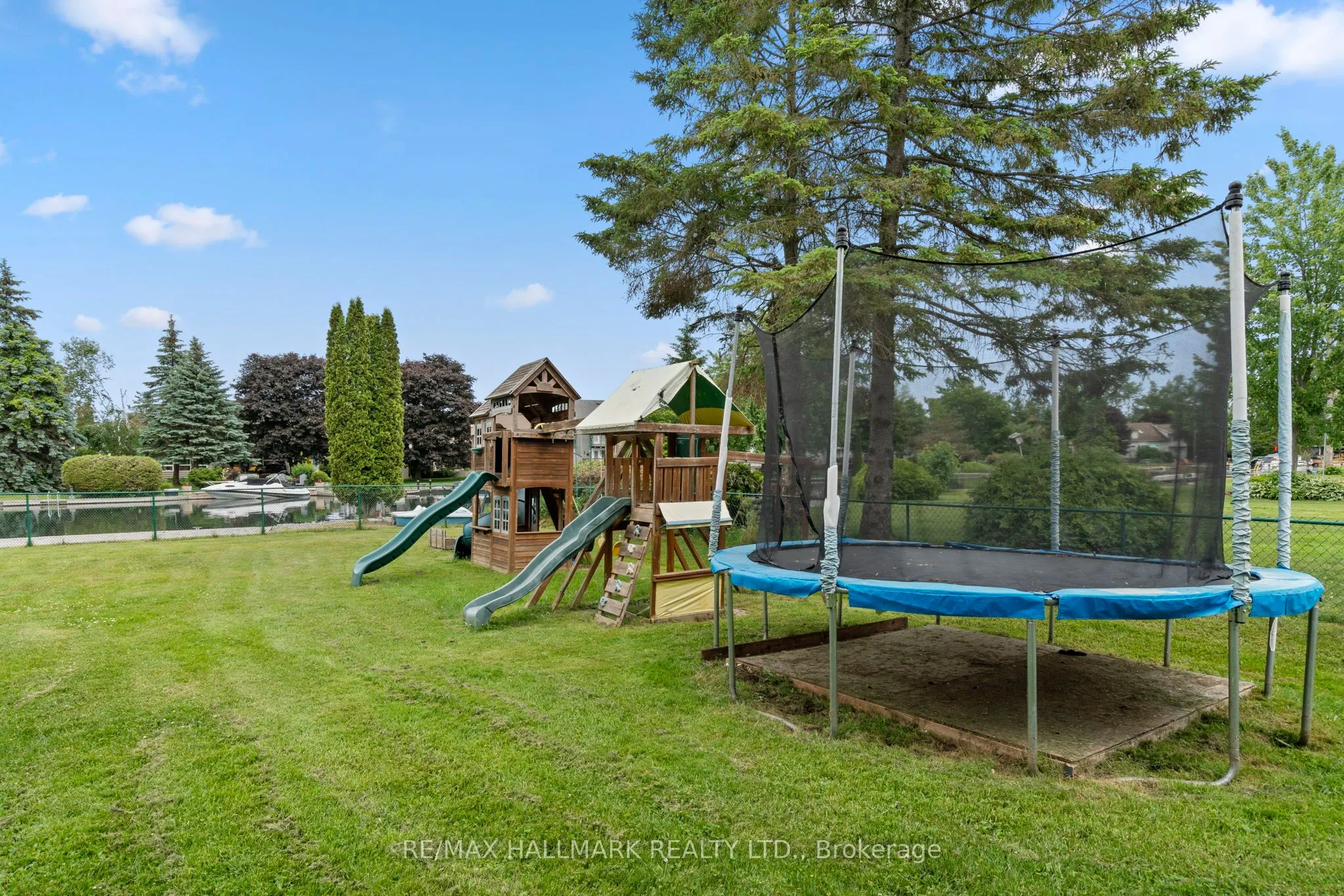 13 Pinetree Court