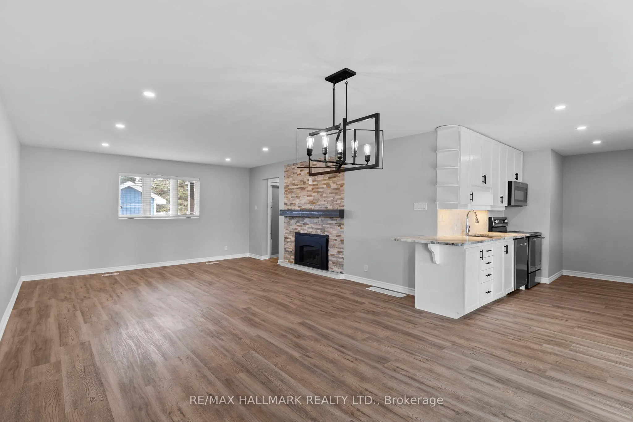13 Pinetree Court