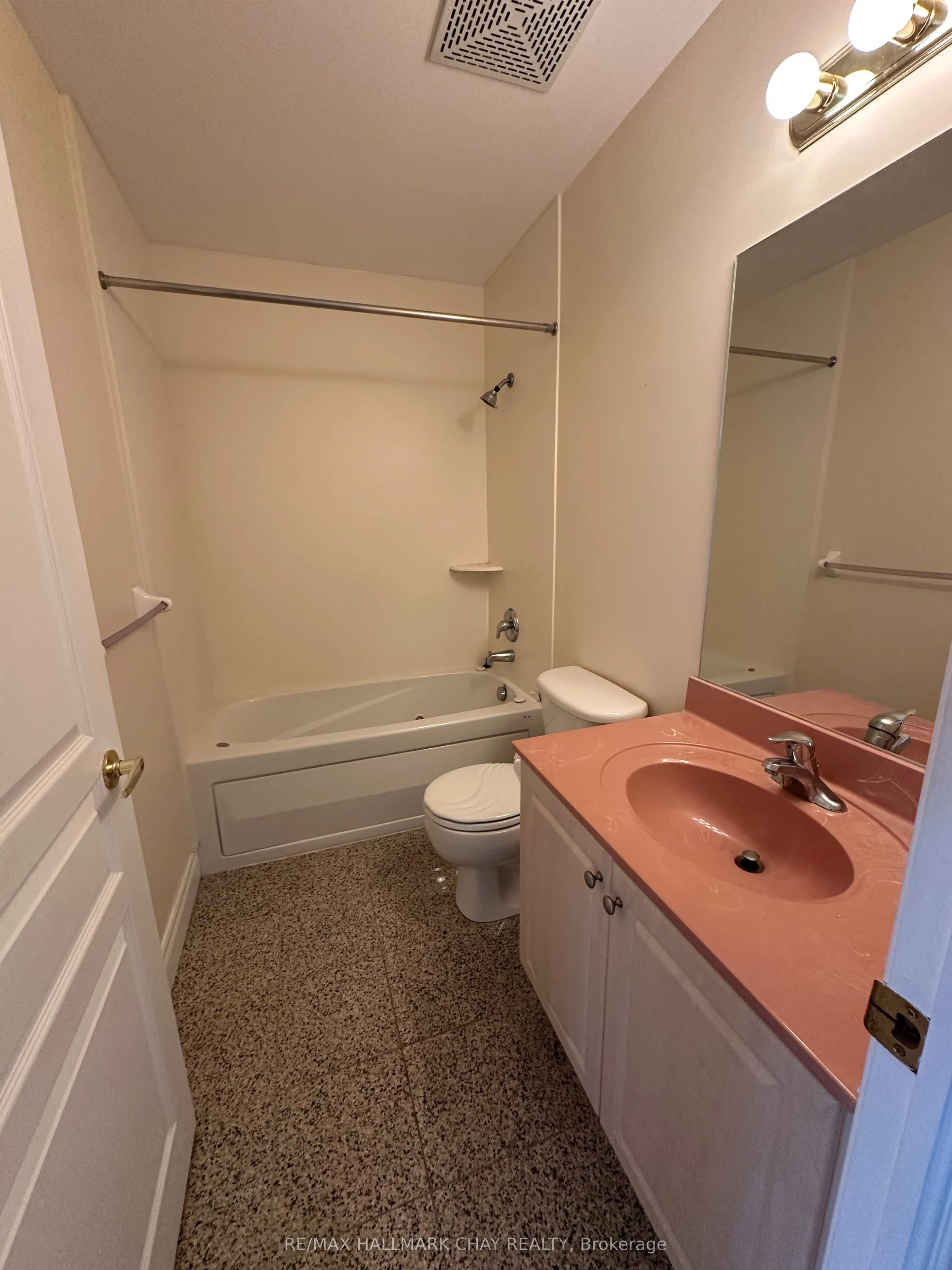 280 Aberdeen Boulevard, #403-PH3