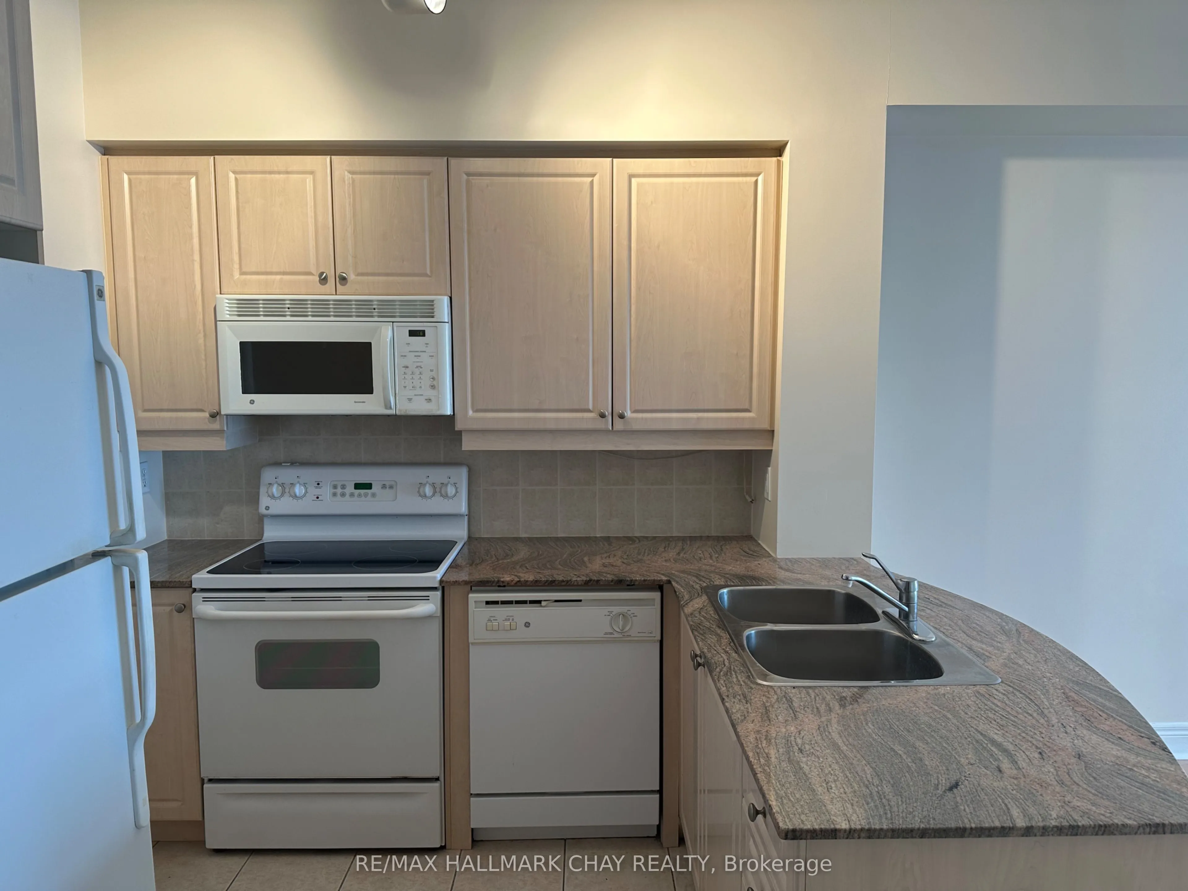 280 Aberdeen Boulevard, #403-PH3