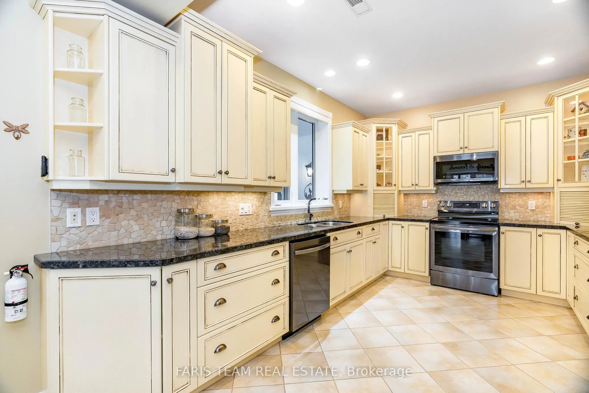 130 Concession 15 W
