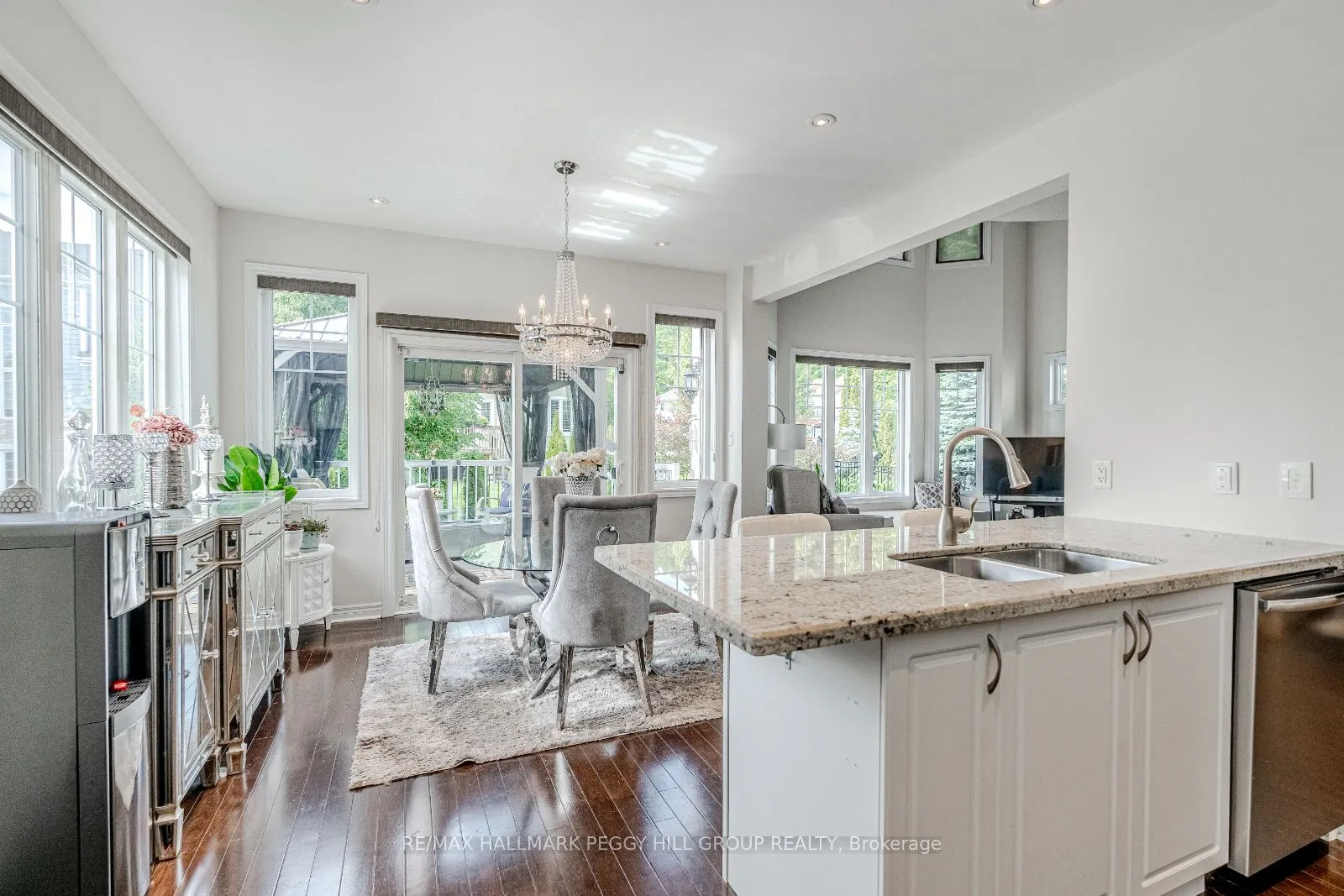 9 Riverwalk Place