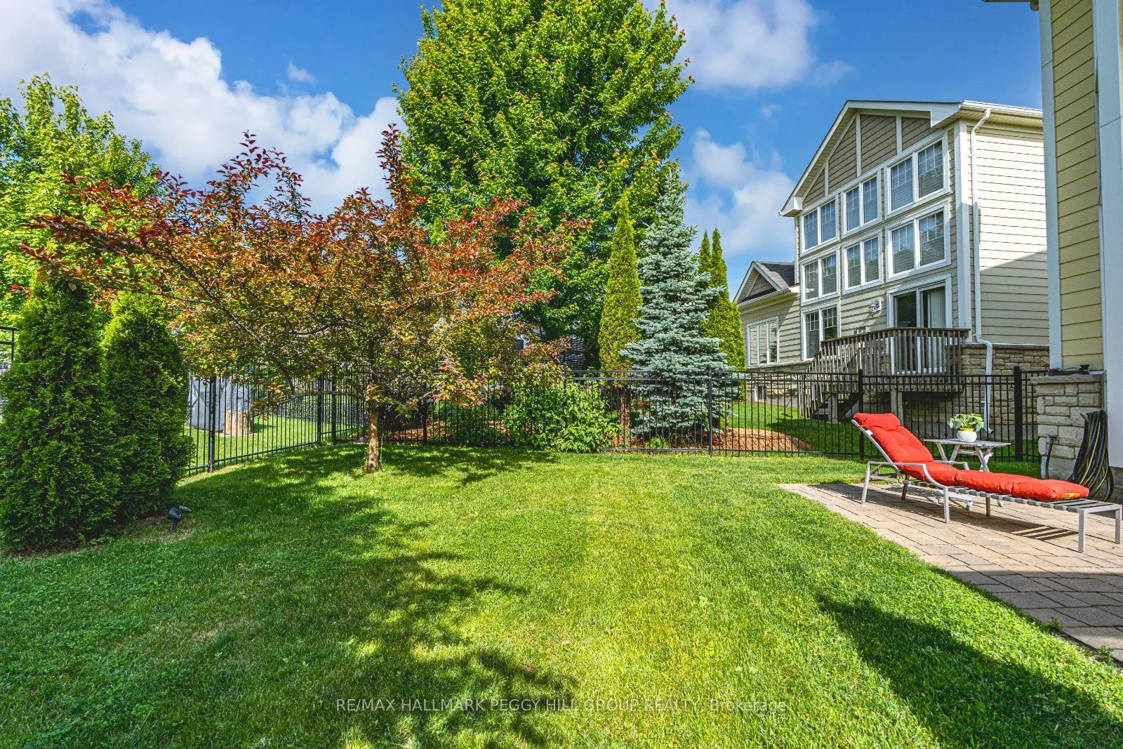 9 Riverwalk Place
