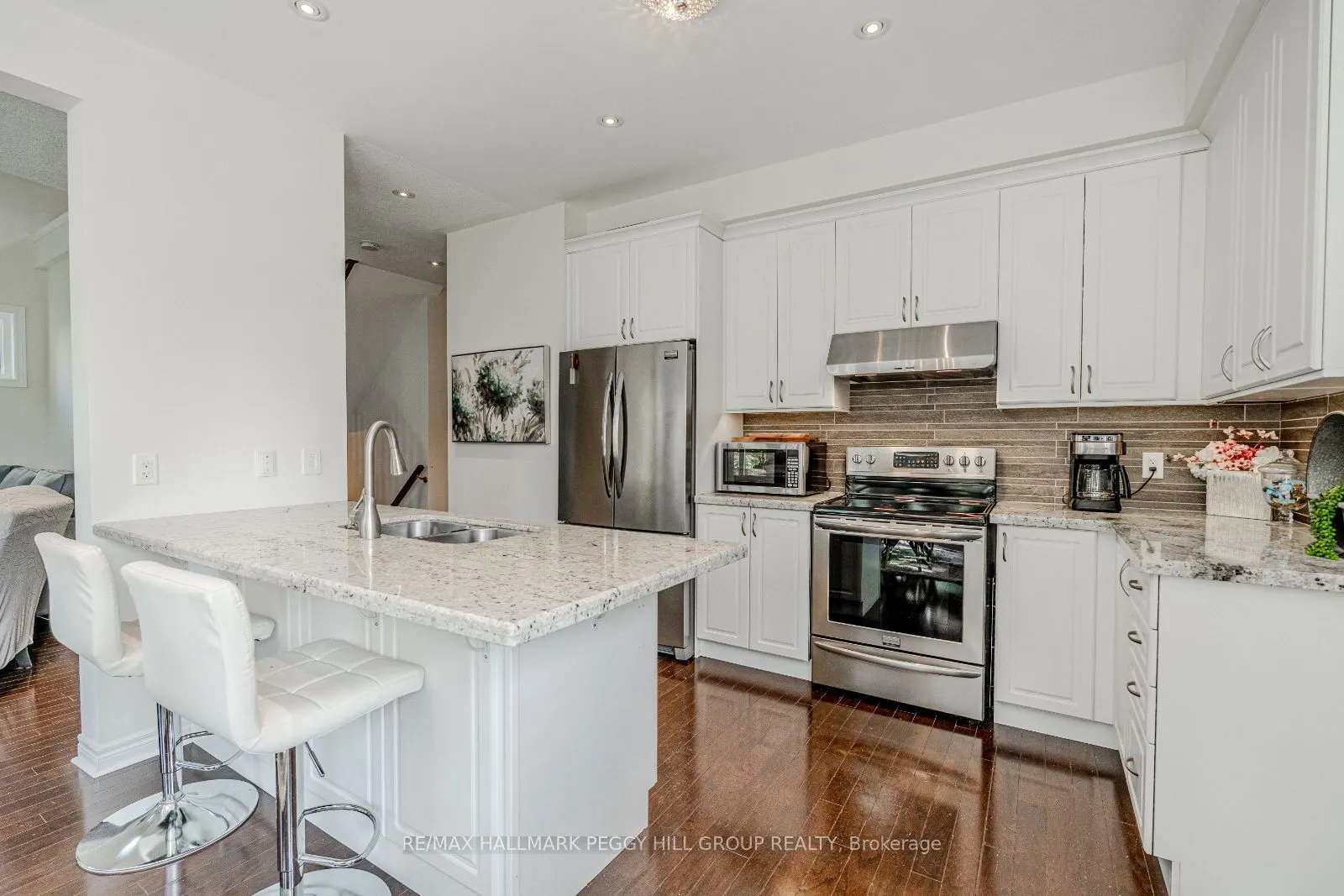 9 Riverwalk Place