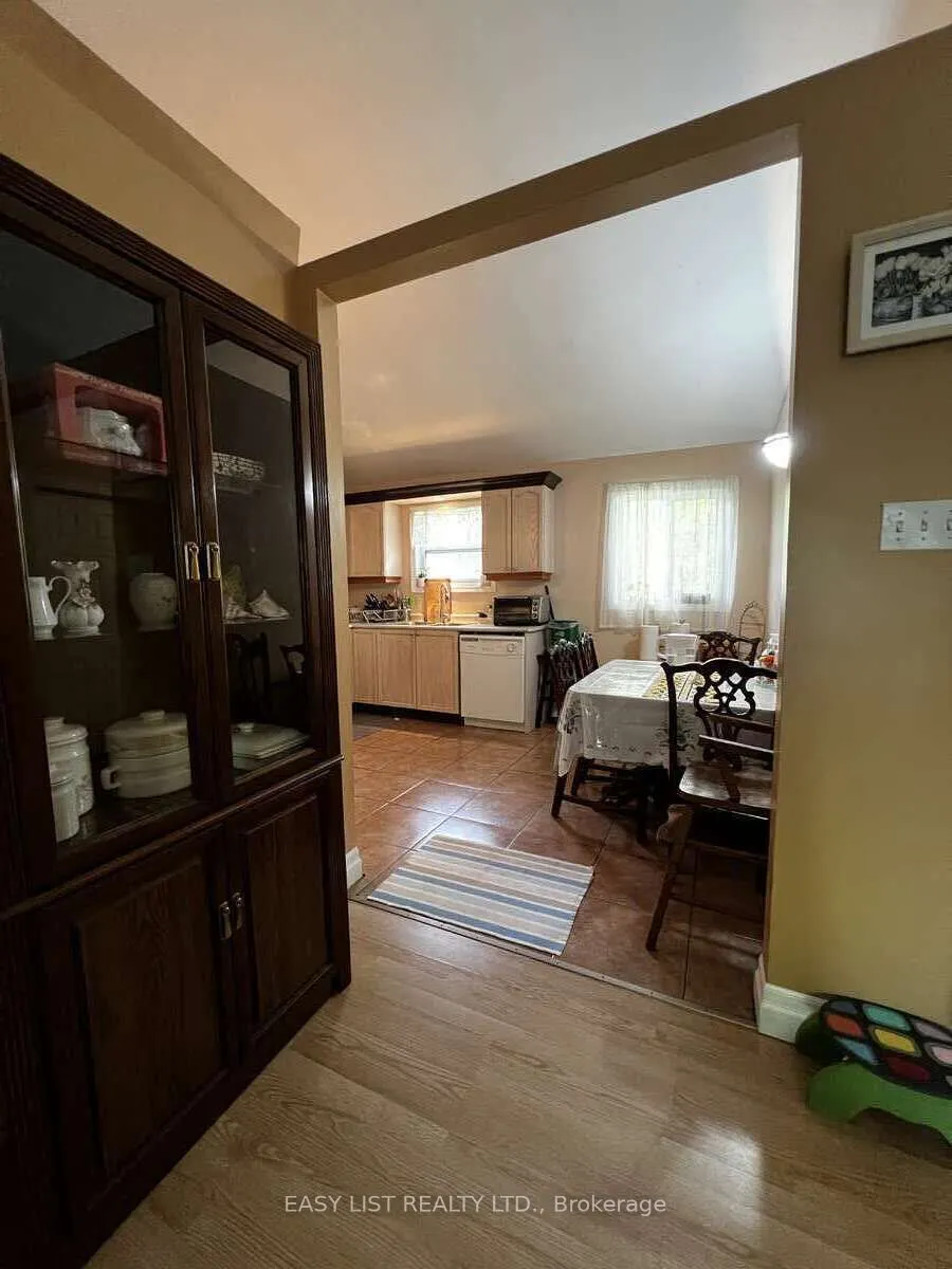 2135 Champlain Road