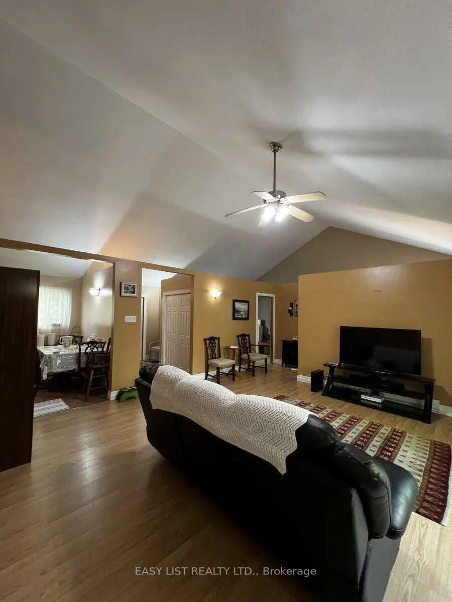 2135 Champlain Road