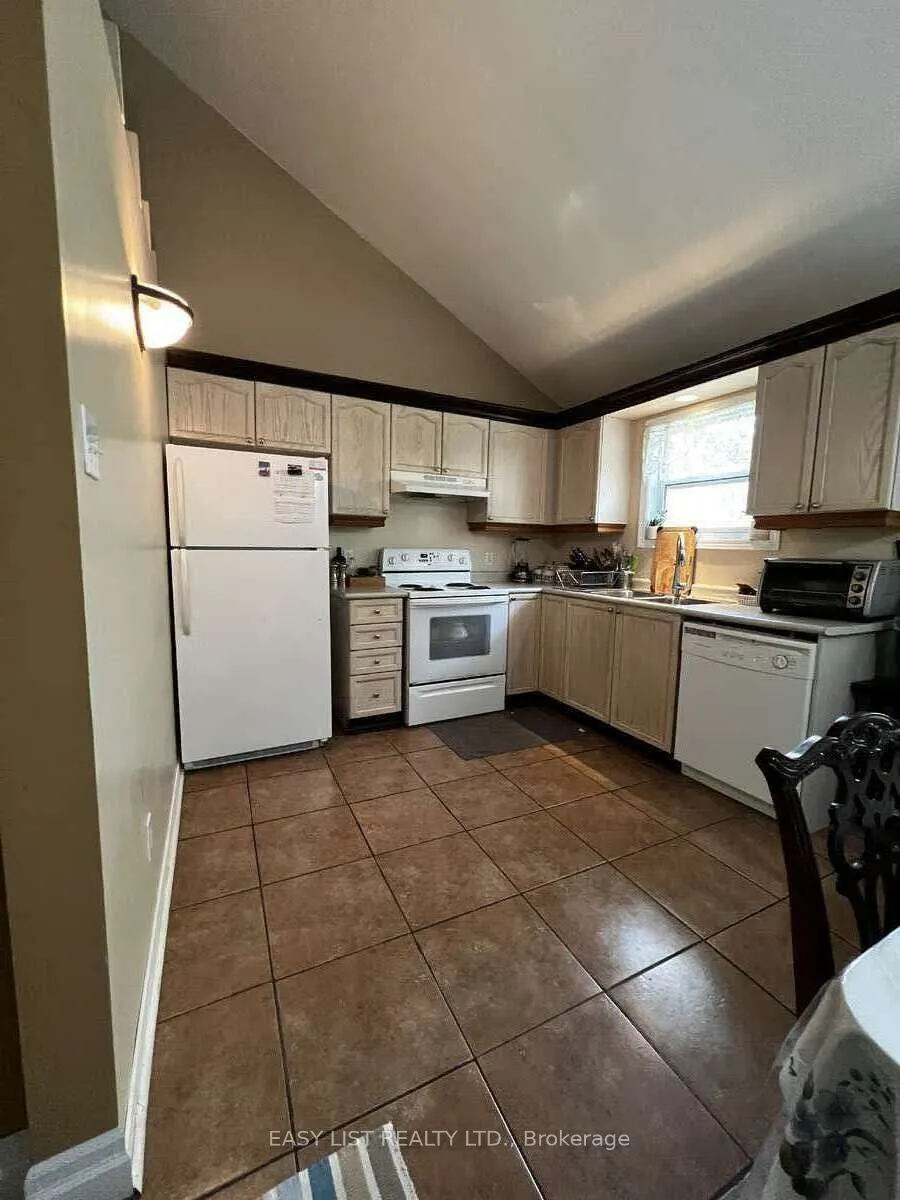2135 Champlain Road