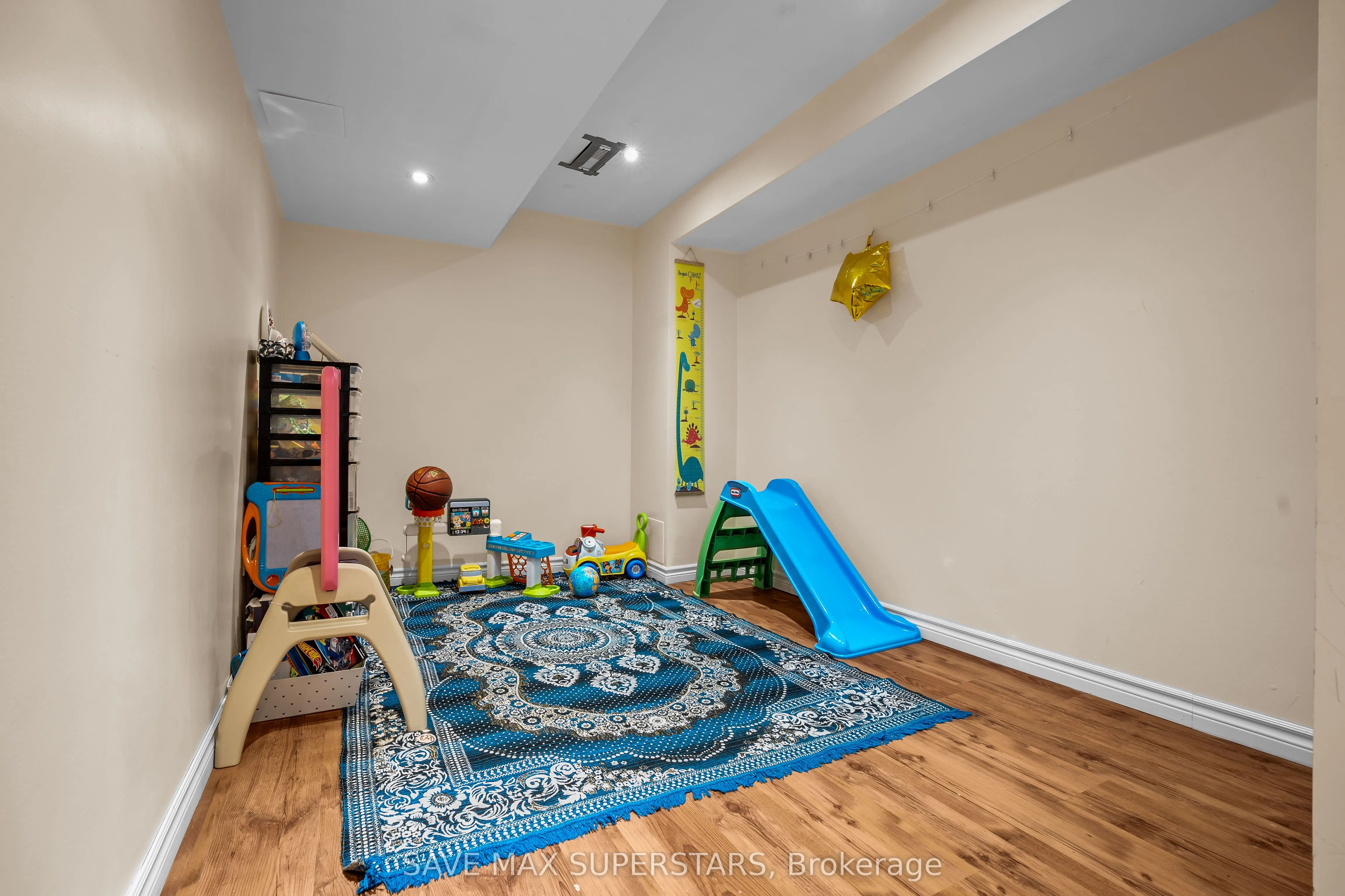 29 MADELAINE Drive #6