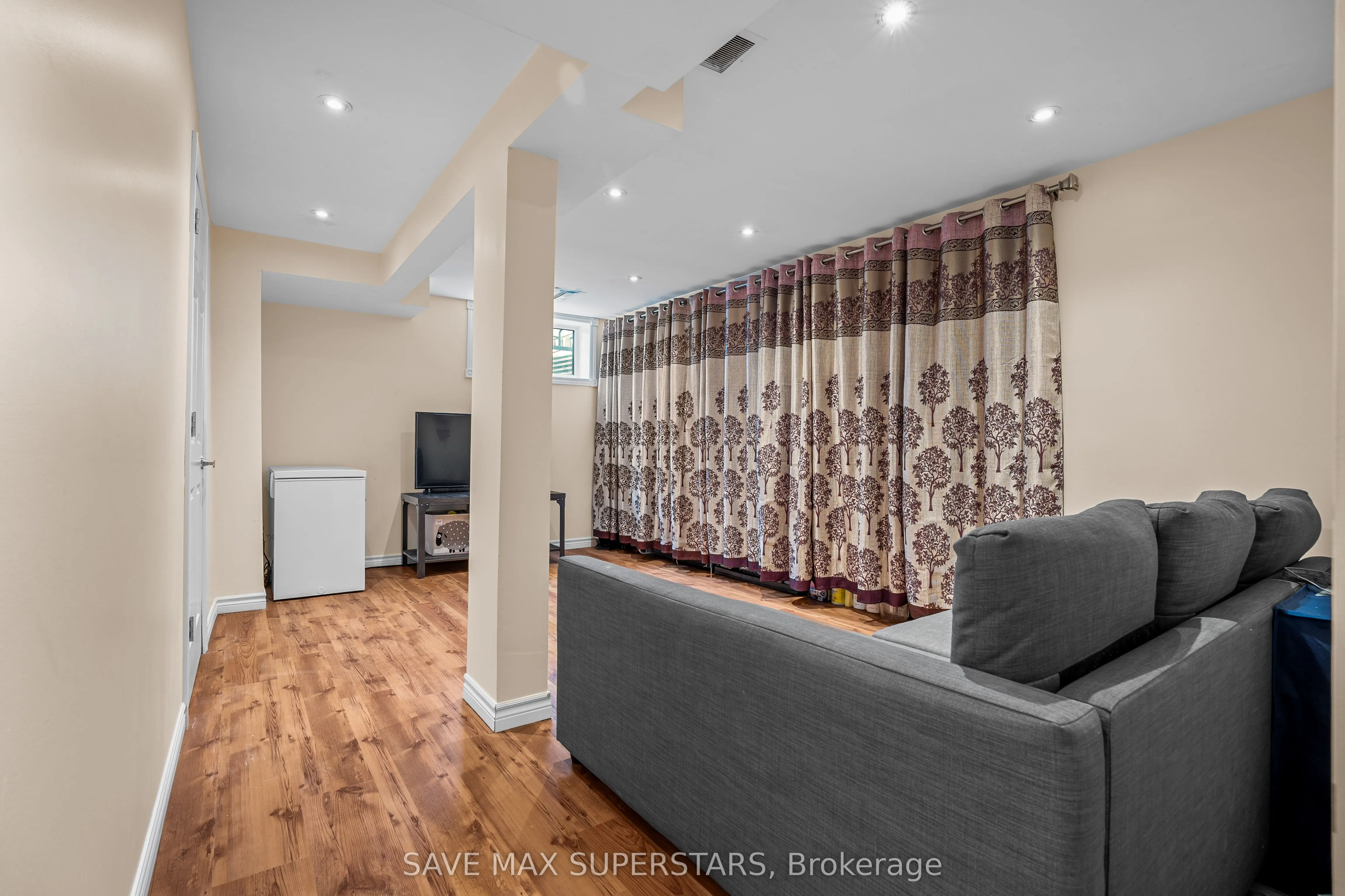29 MADELAINE Drive #6