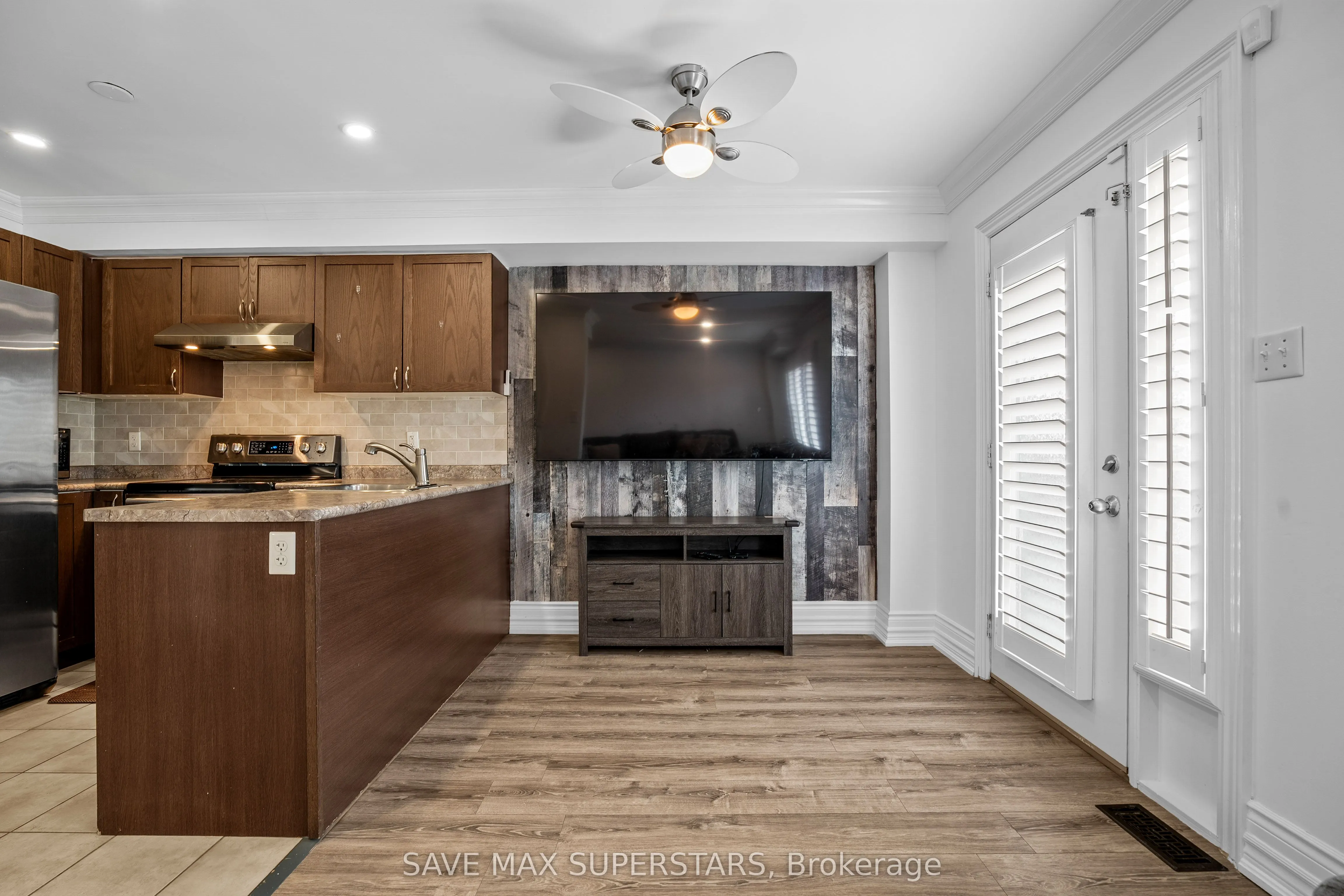 29 MADELAINE Drive #6