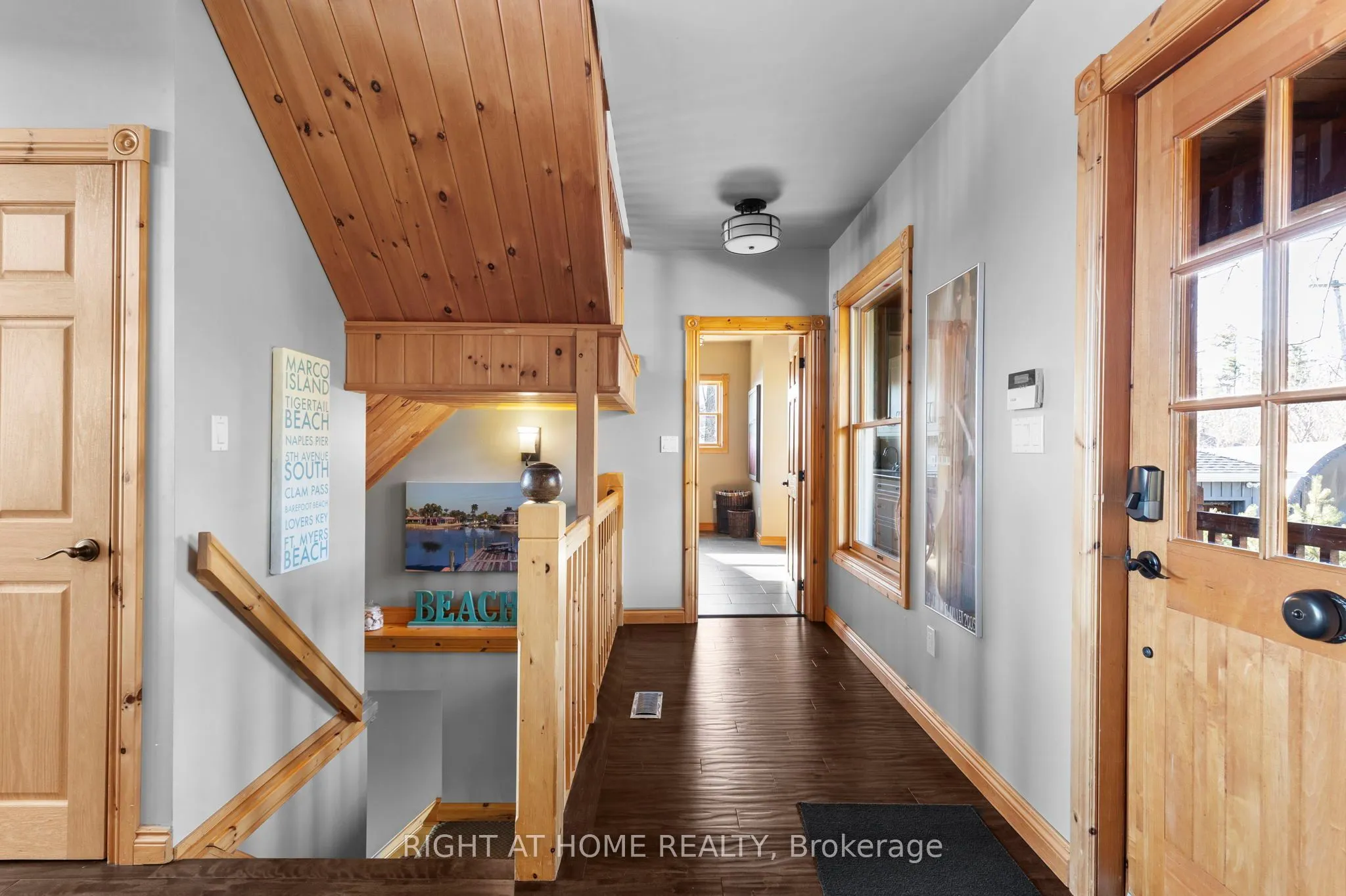 21 Lakeshore Road E