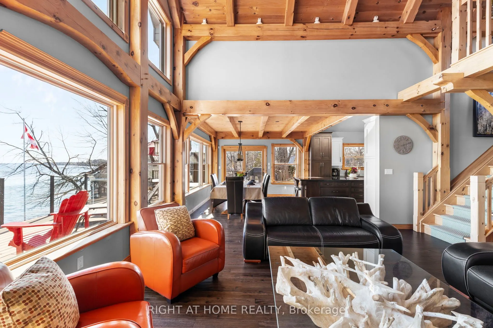 21 Lakeshore Road E