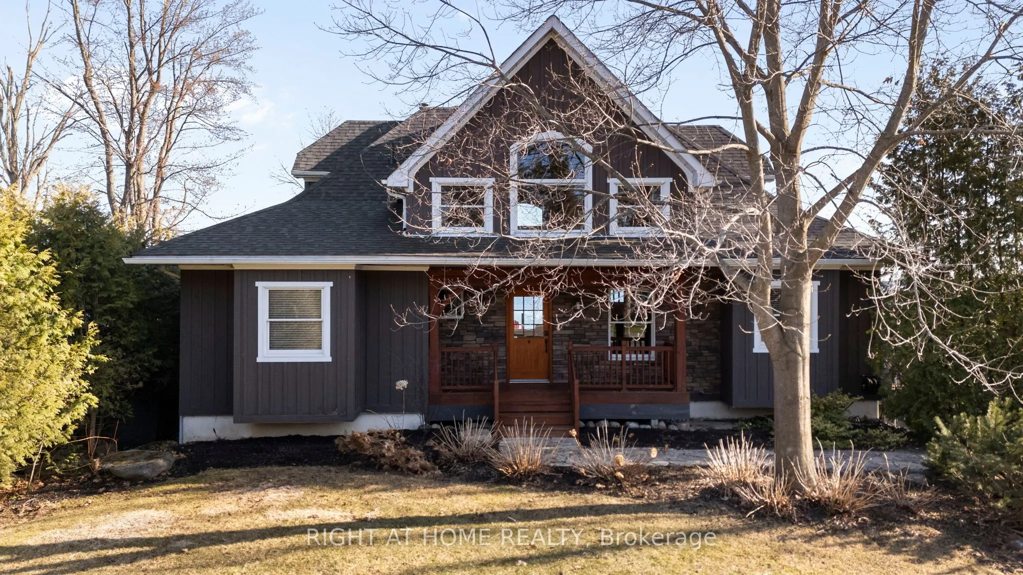 21 Lakeshore Road E