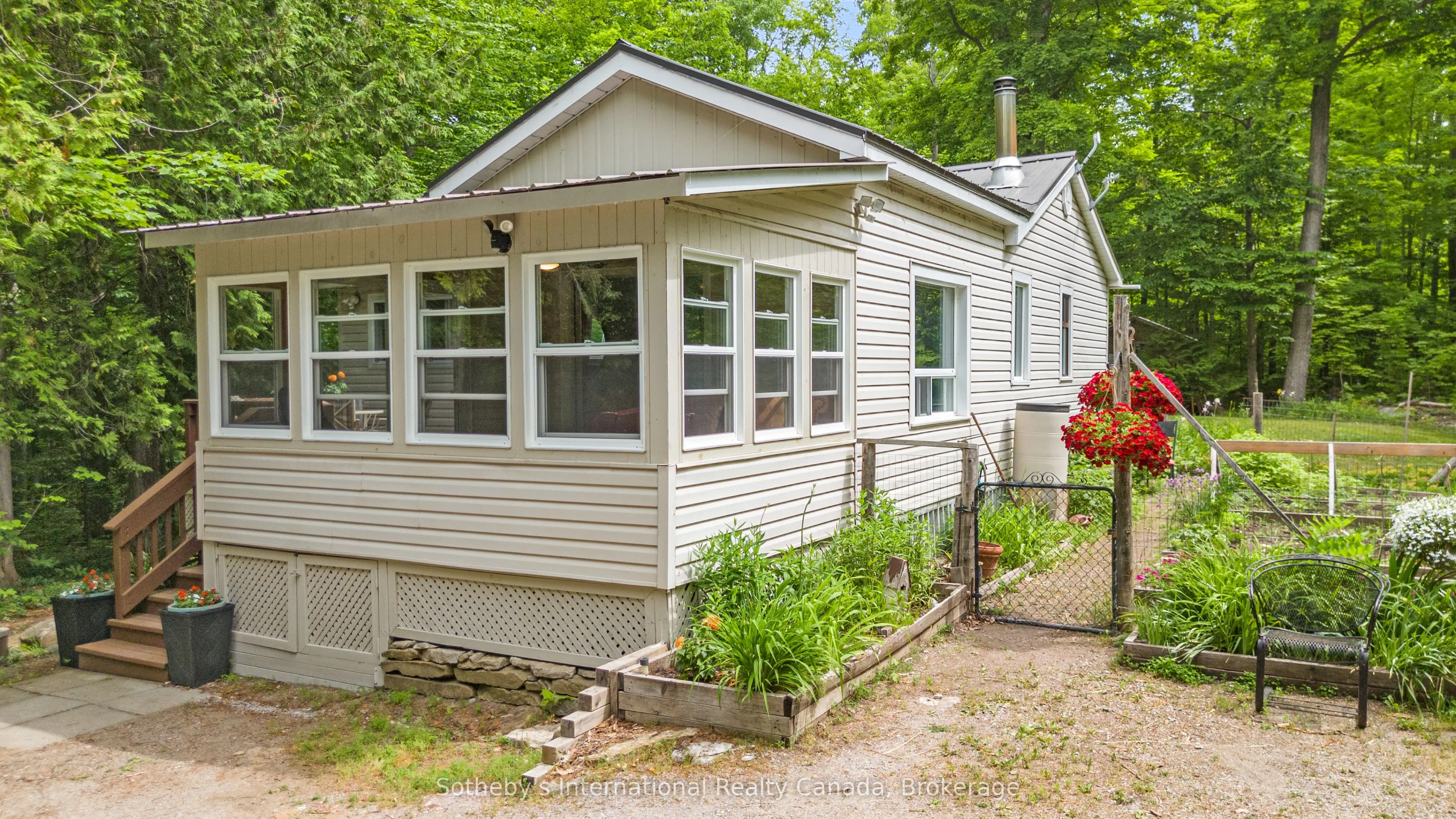 31 Meadows Avenue