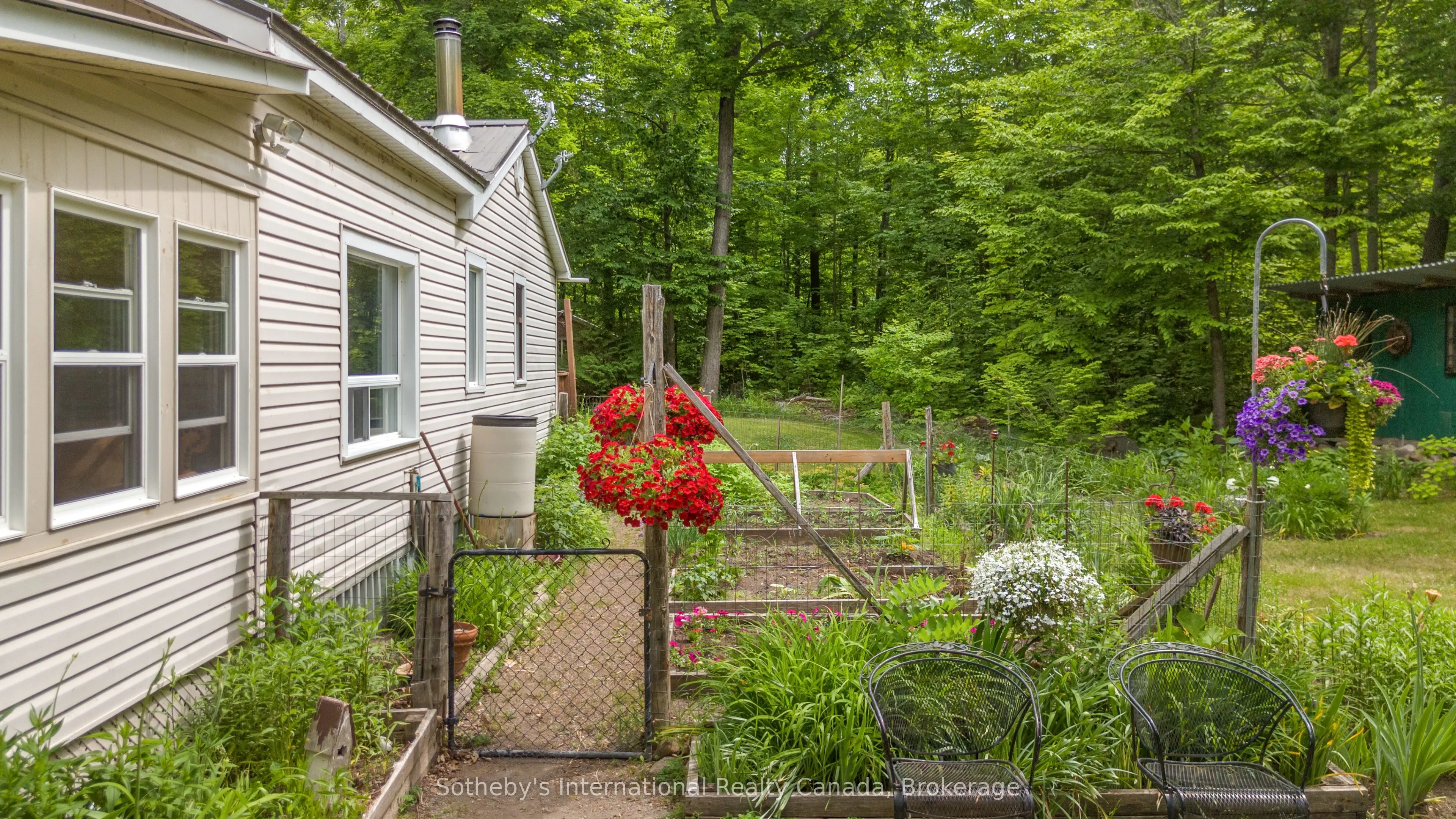 31 Meadows Avenue