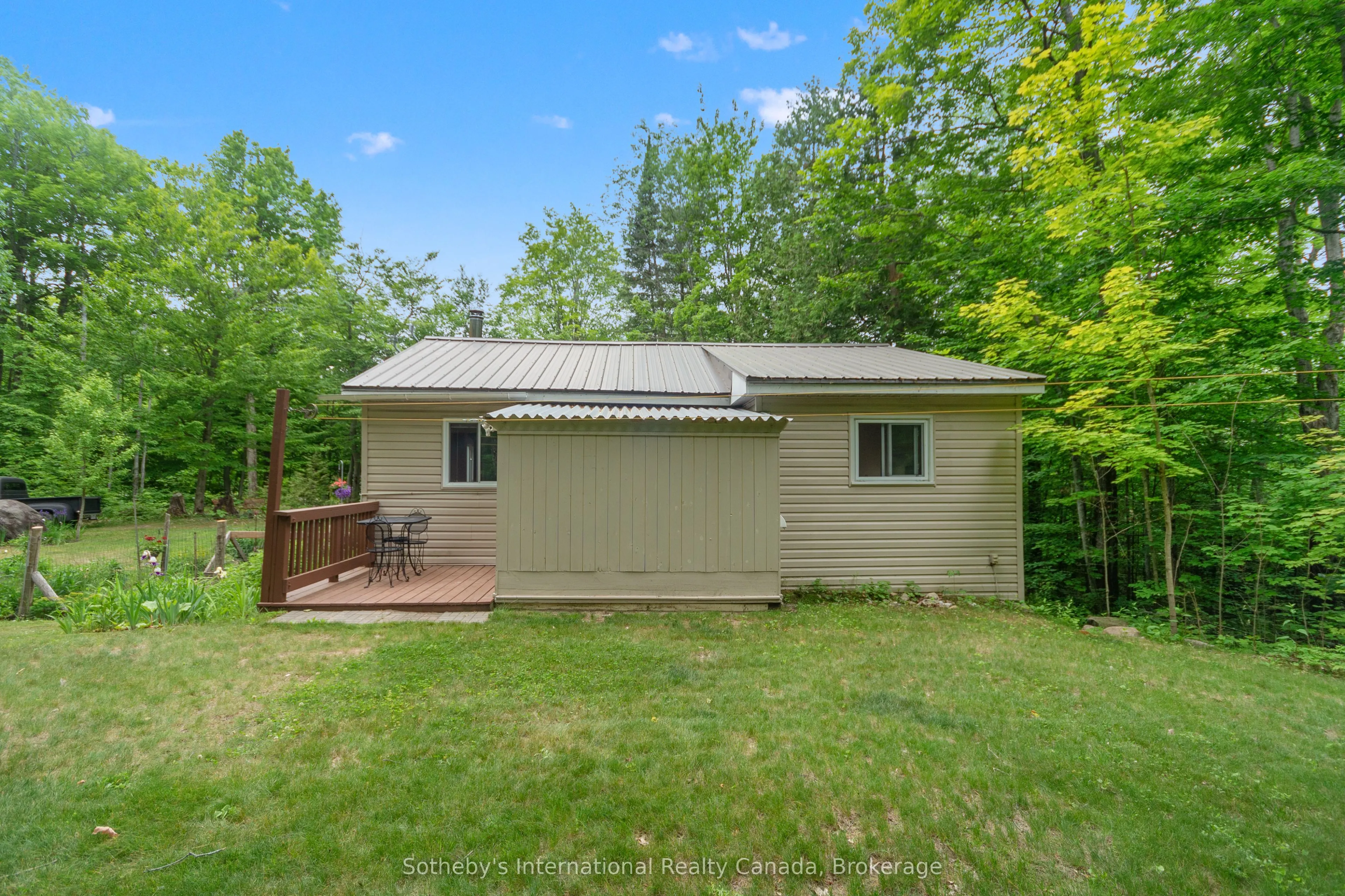 31 Meadows Avenue