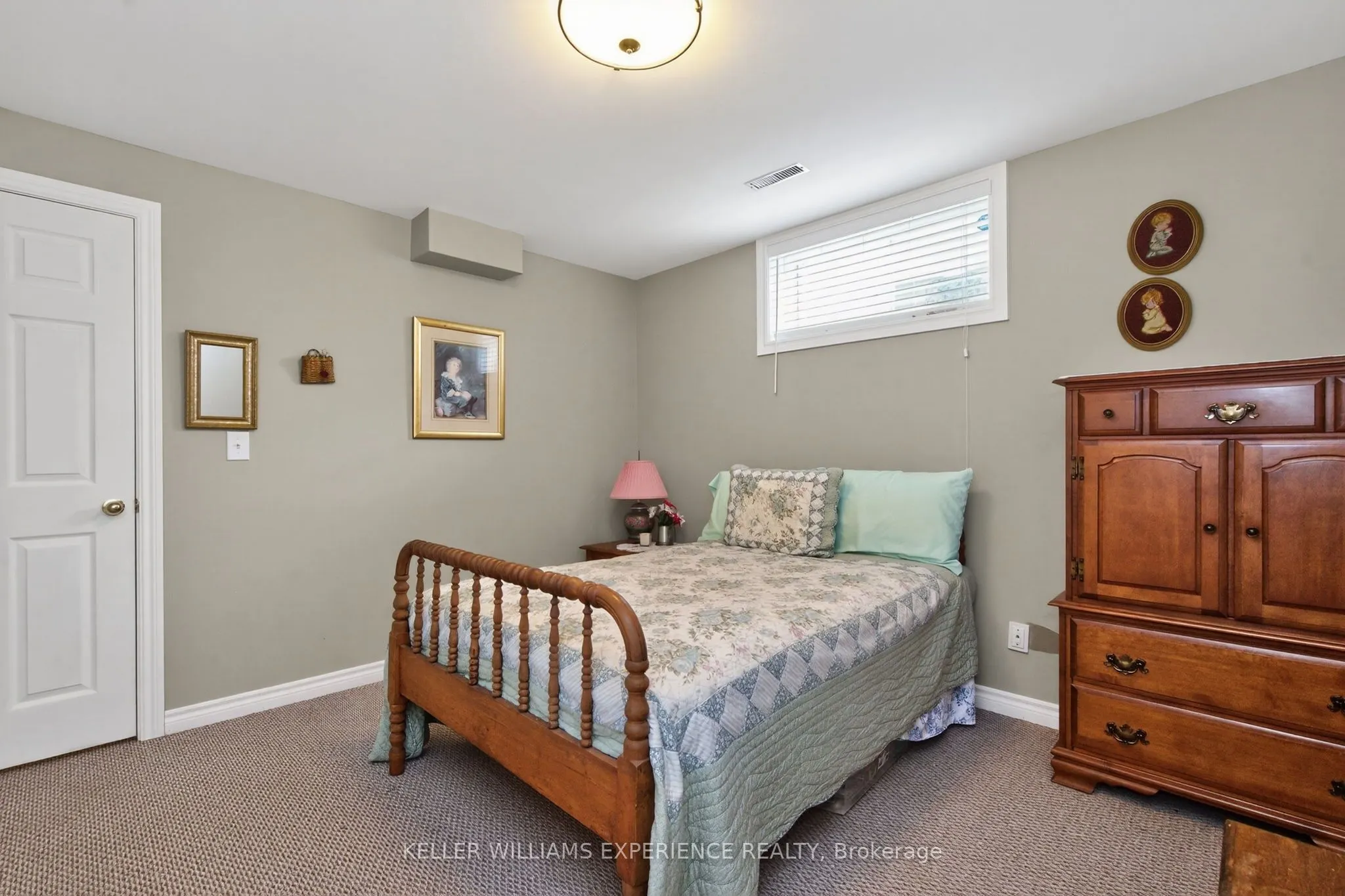 79 Sun King Crescent
