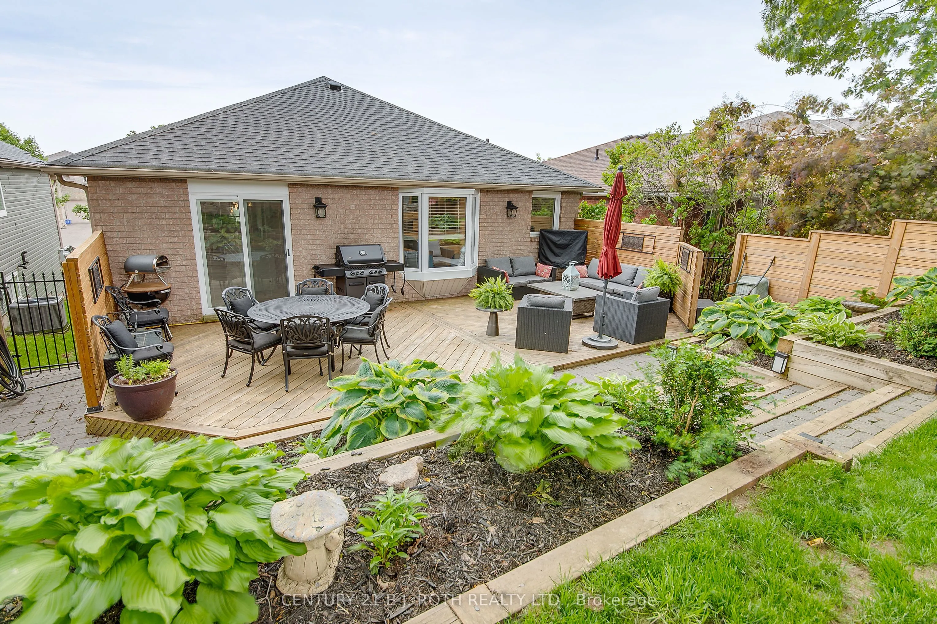 26 Monique Crescent