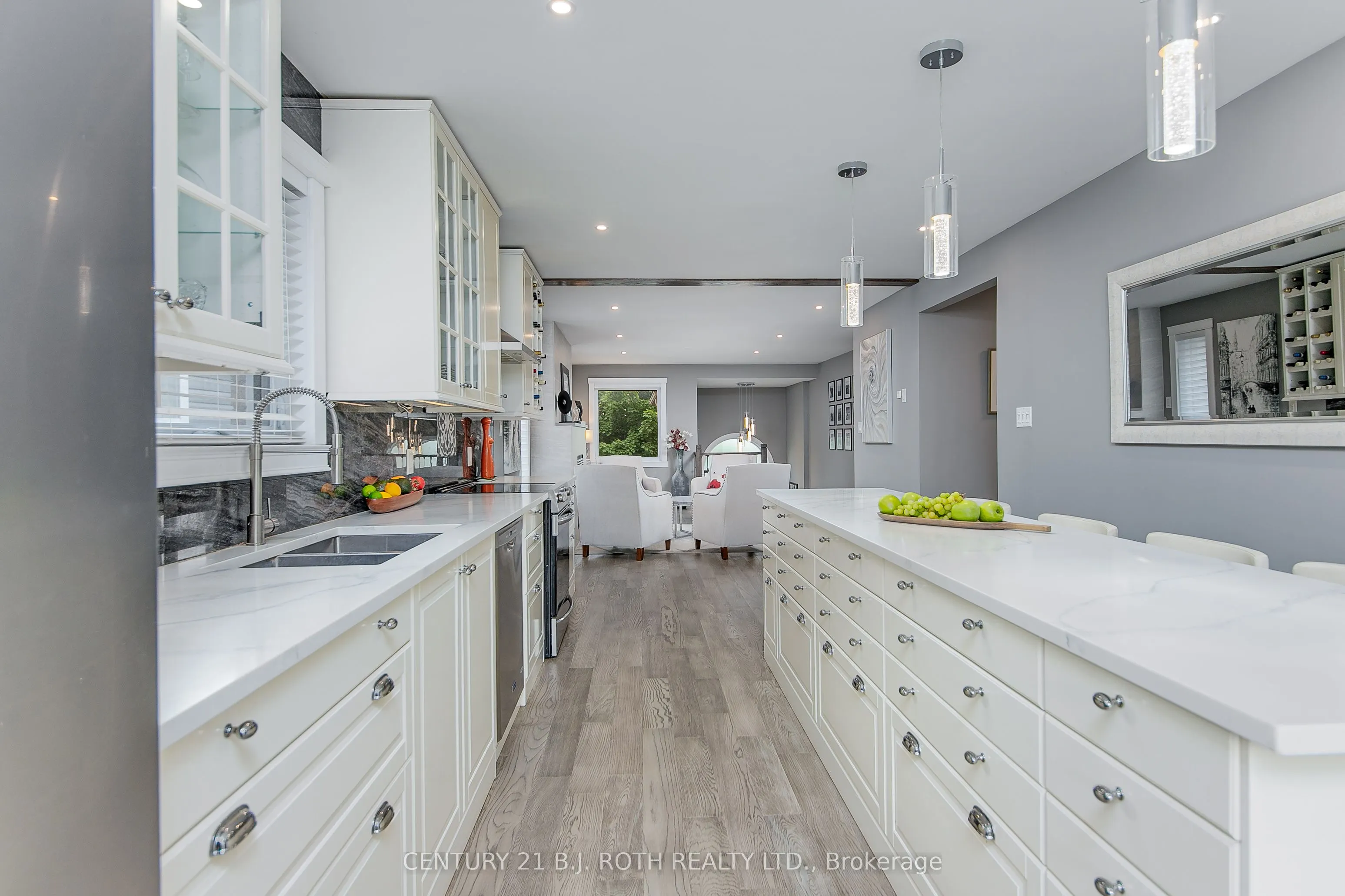 26 Monique Crescent