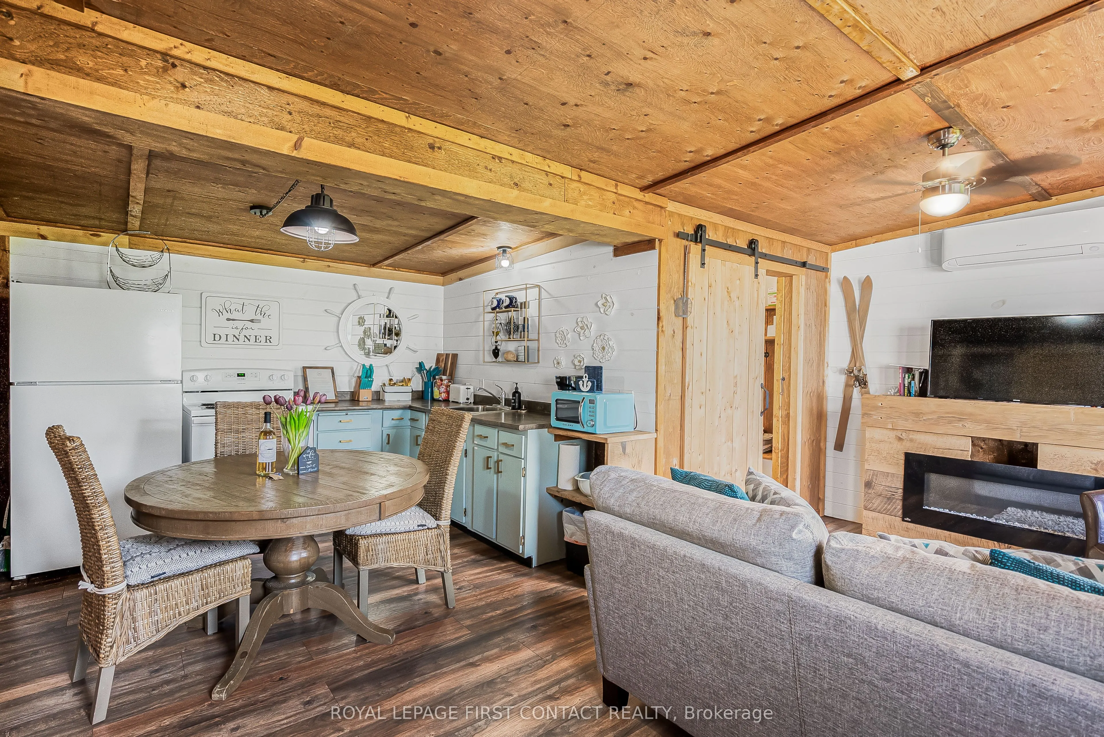 5608 Penetanguishene Road