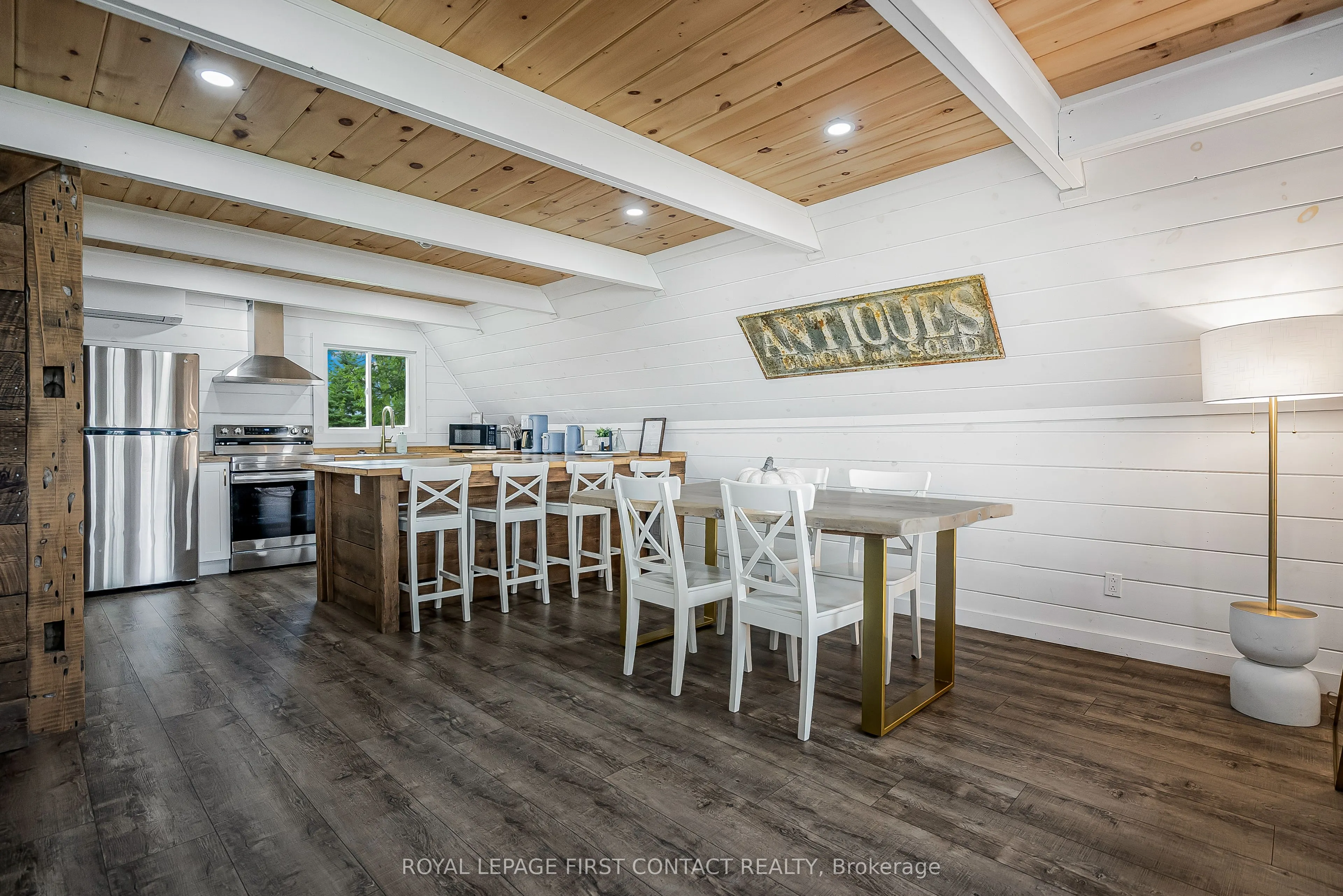 5608 Penetanguishene Road