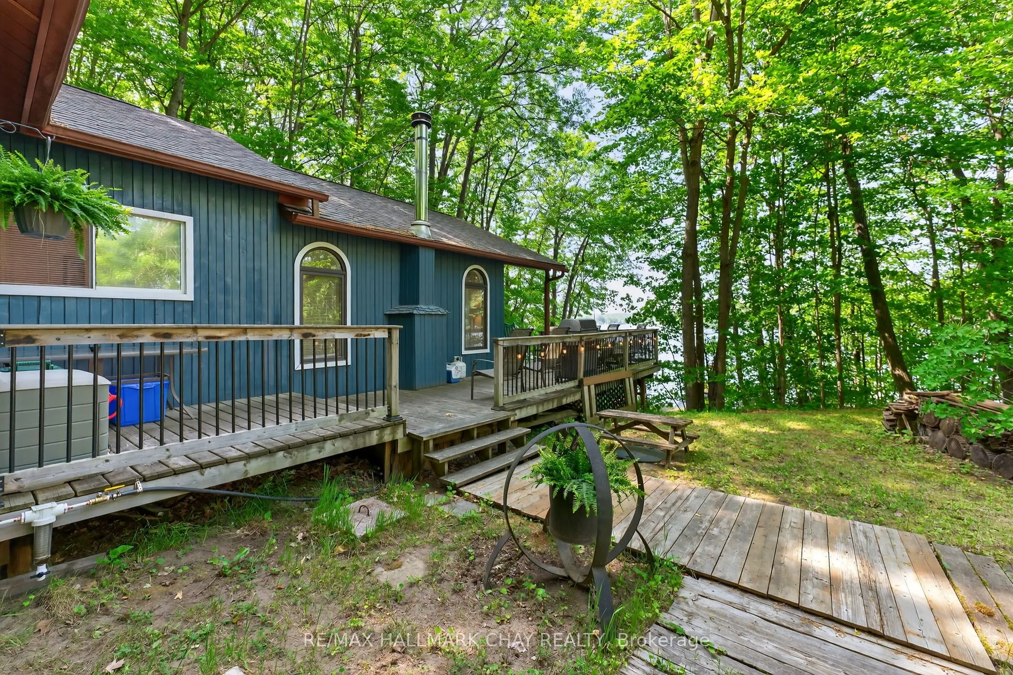 112 FARLAIN LAKE Road E