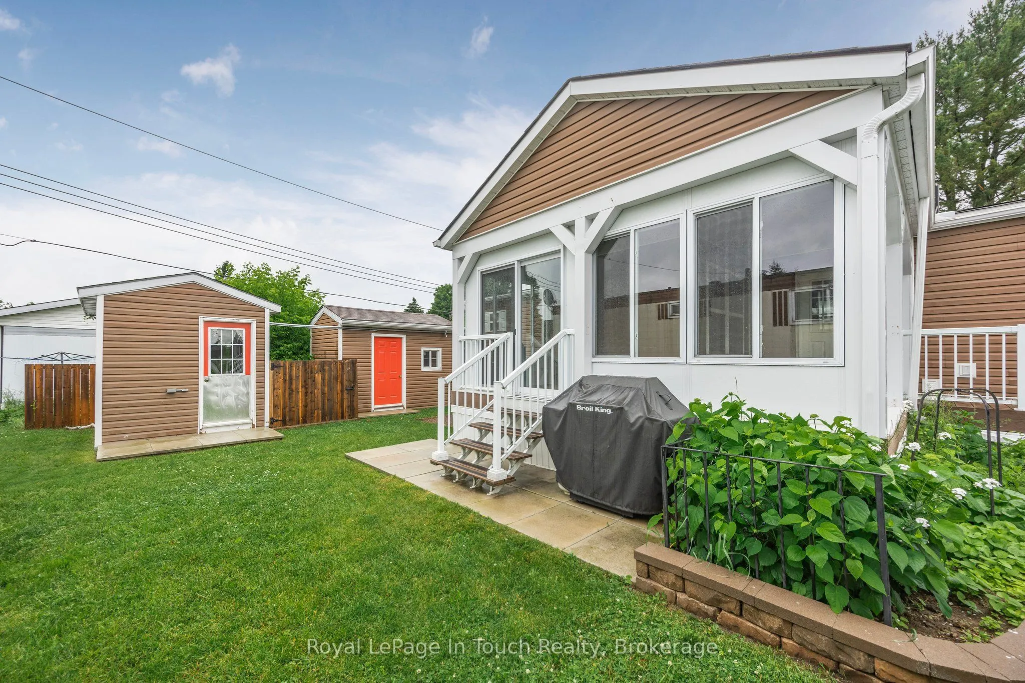 6 Maple Lane