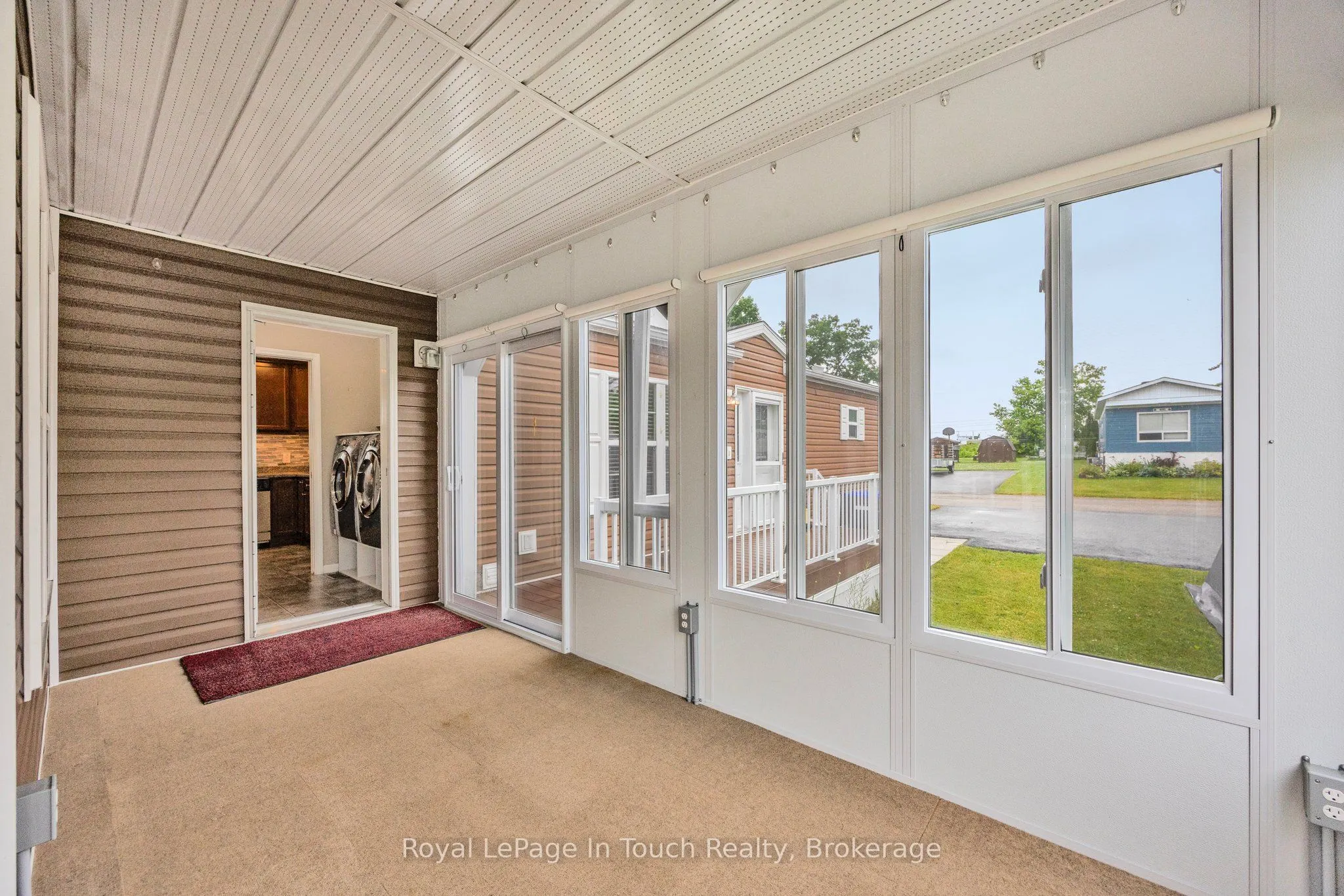 6 Maple Lane