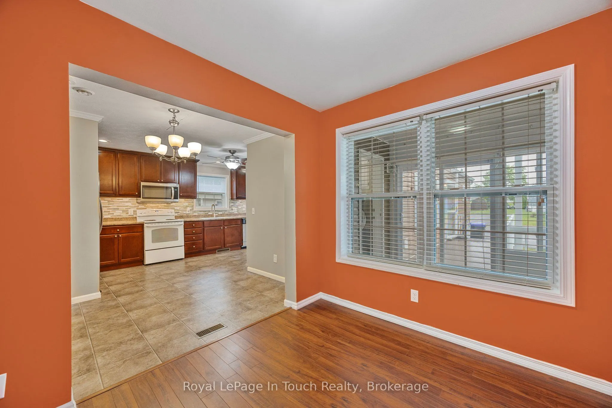 6 Maple Lane