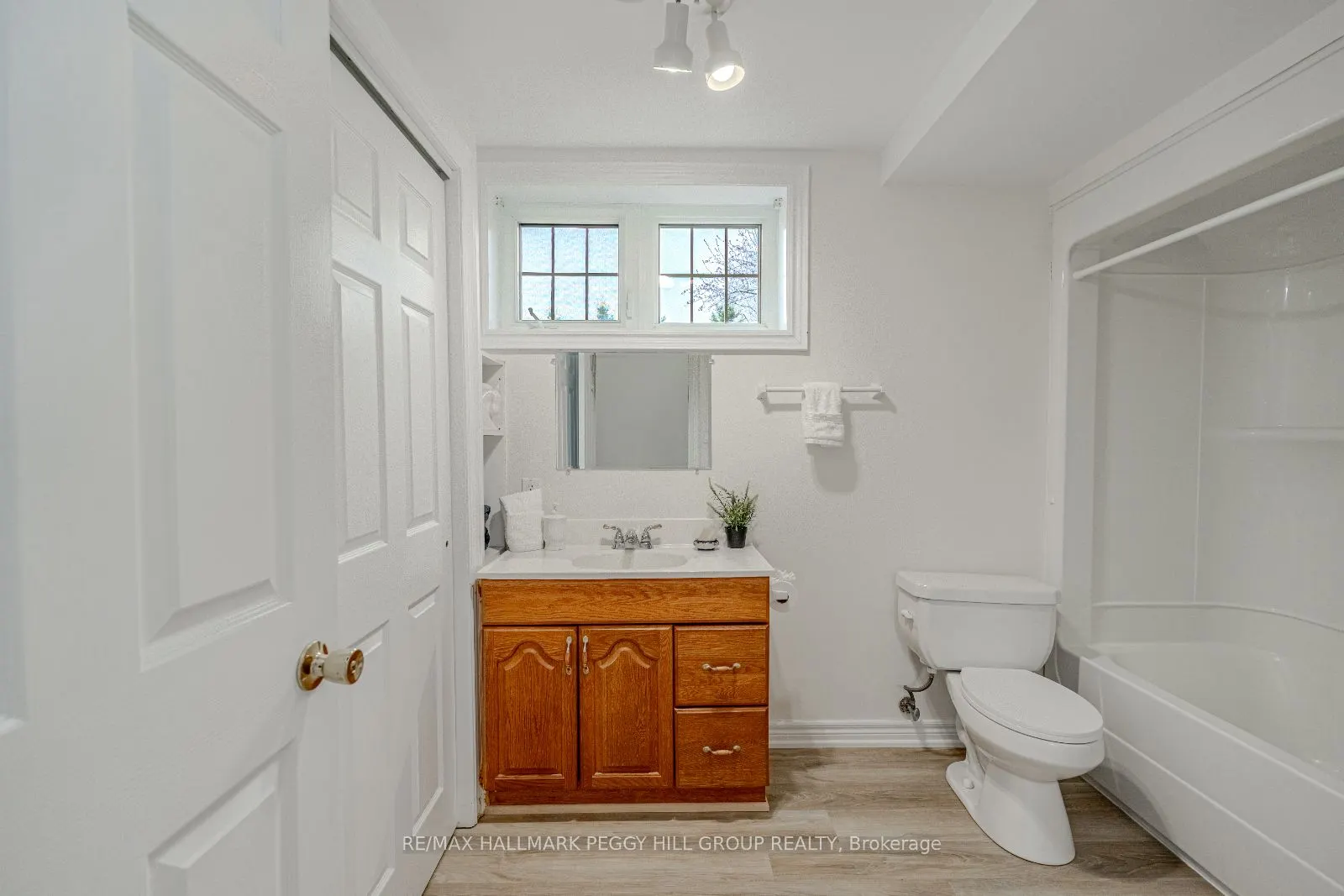 1331 Flos Road 3 E