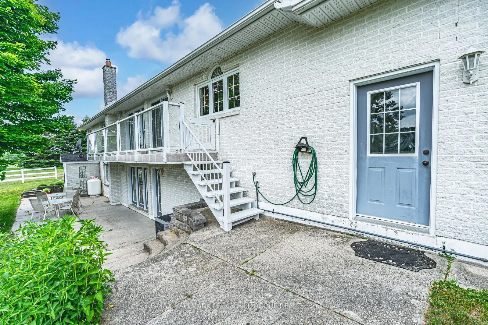 1331 Flos Road 3 E
