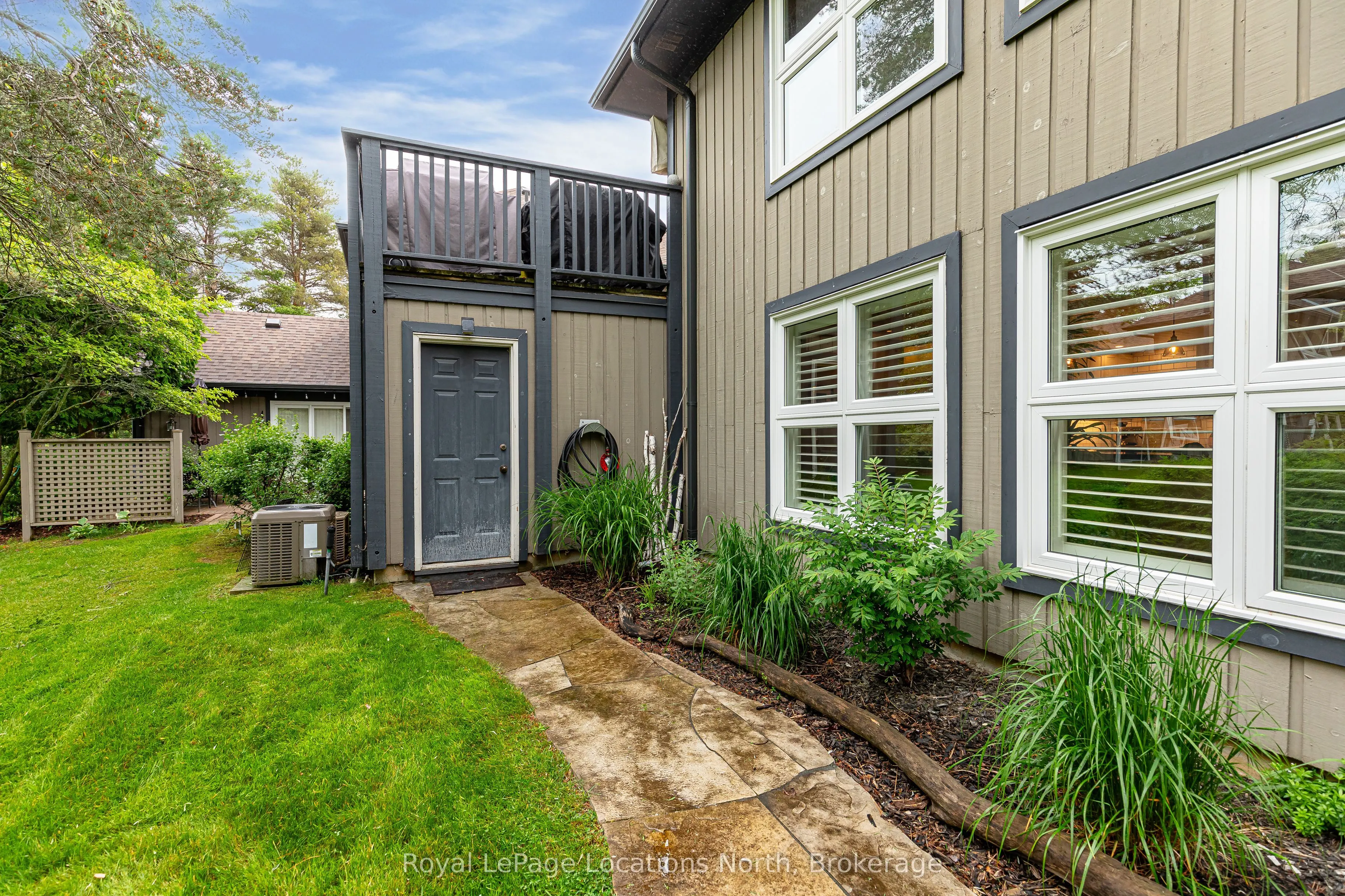 423 Mariners Way, #14