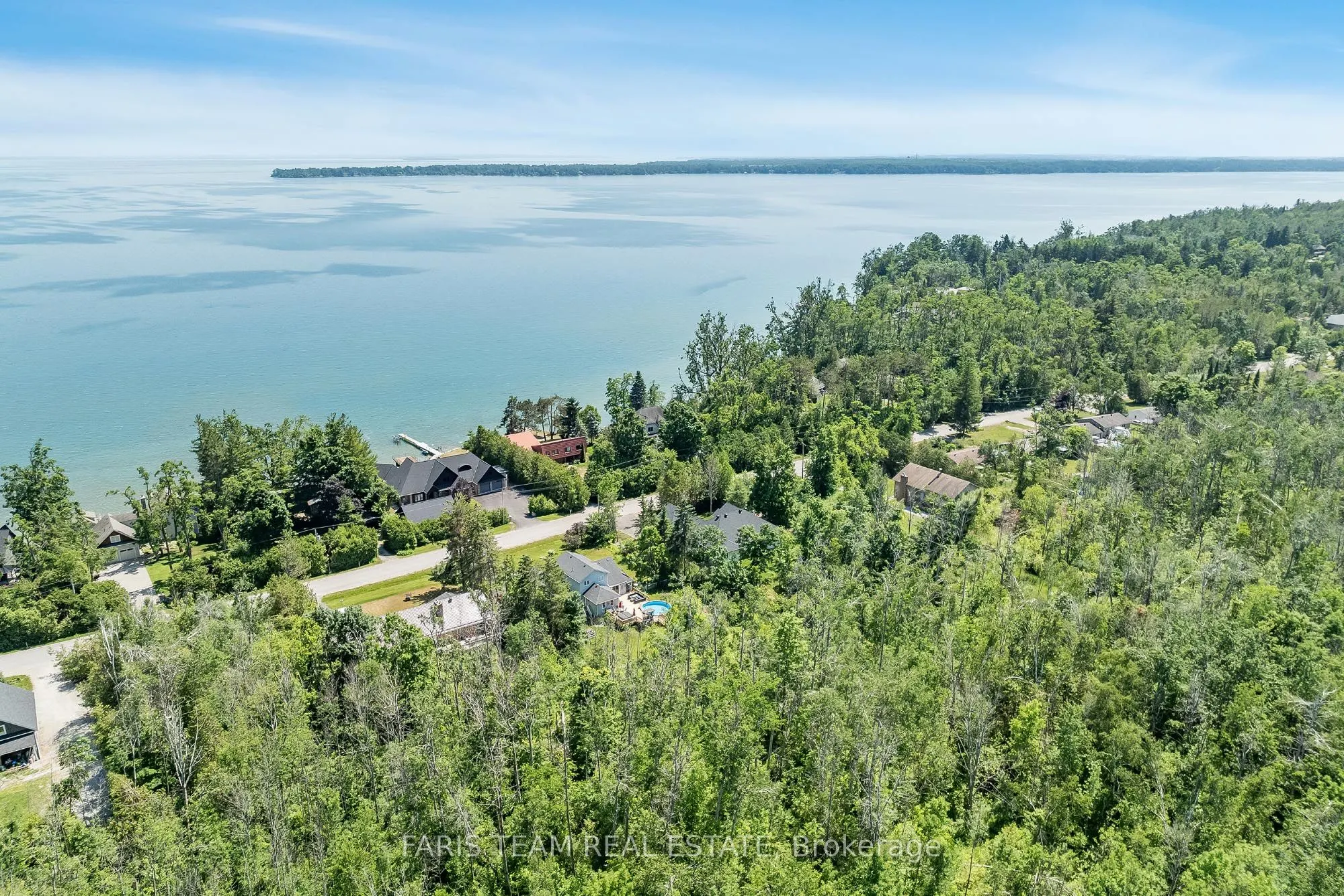 262 Lakeshore Road W