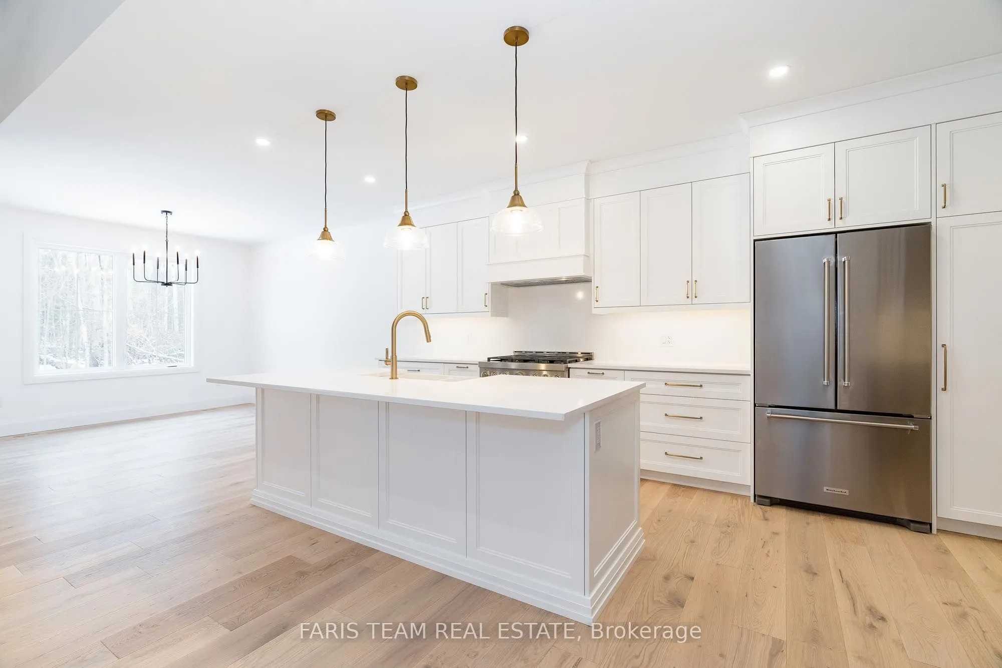 262 Lakeshore Road W