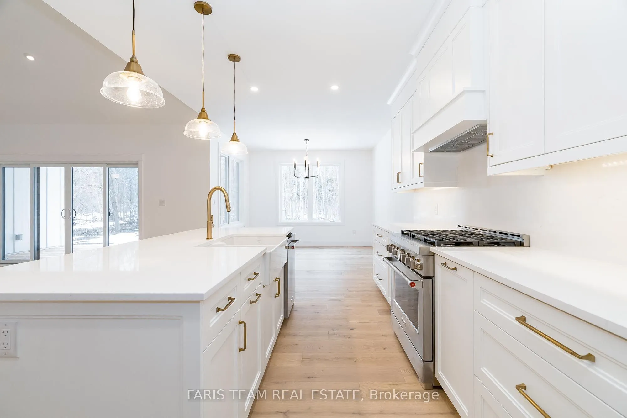 262 Lakeshore Road W