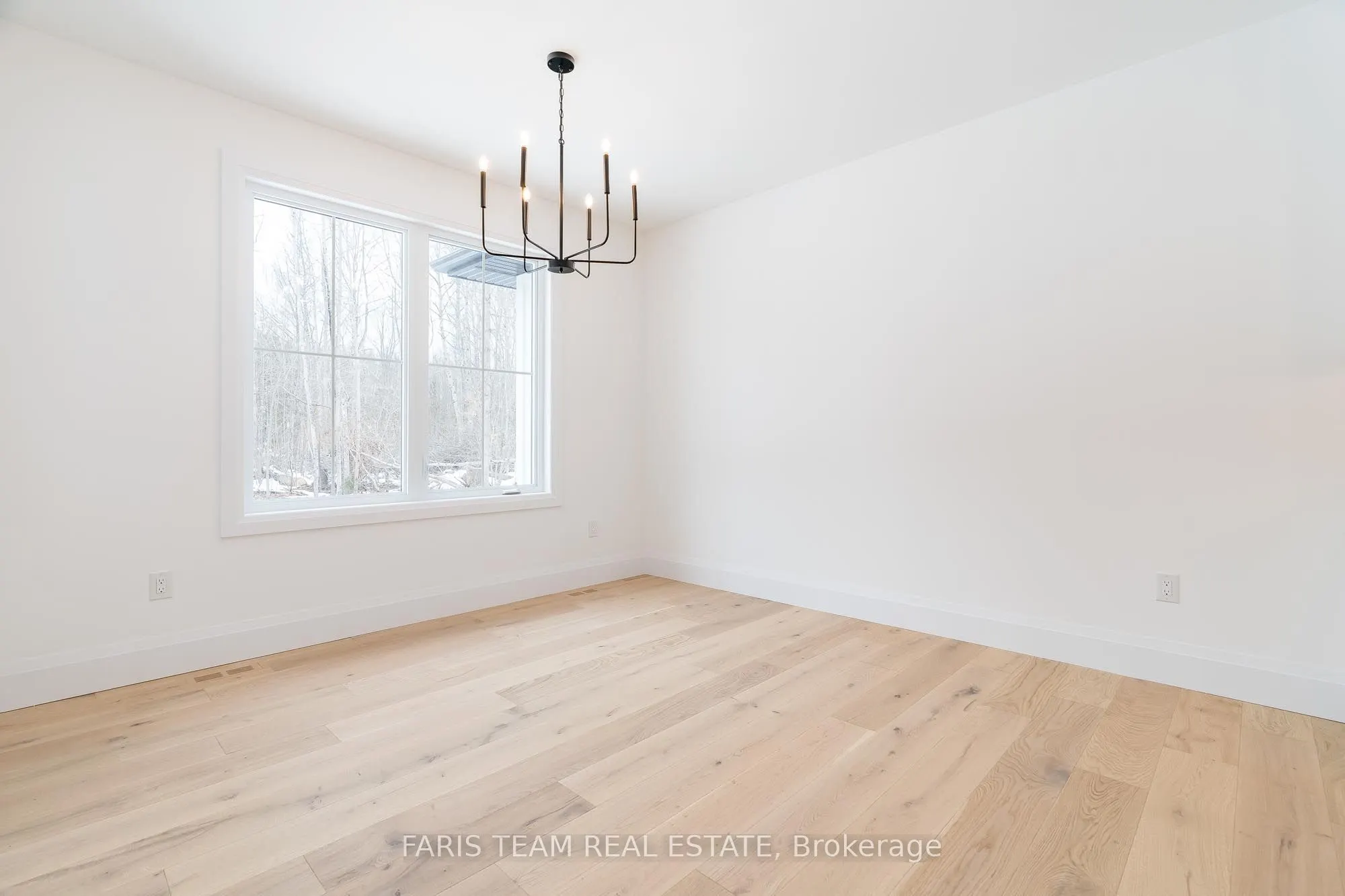 262 Lakeshore Road W