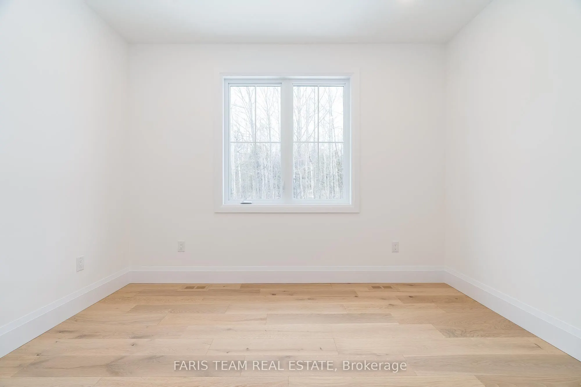 262 Lakeshore Road W