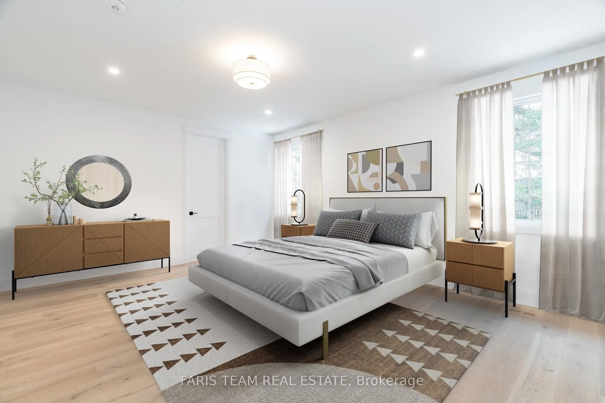 262 Lakeshore Road W