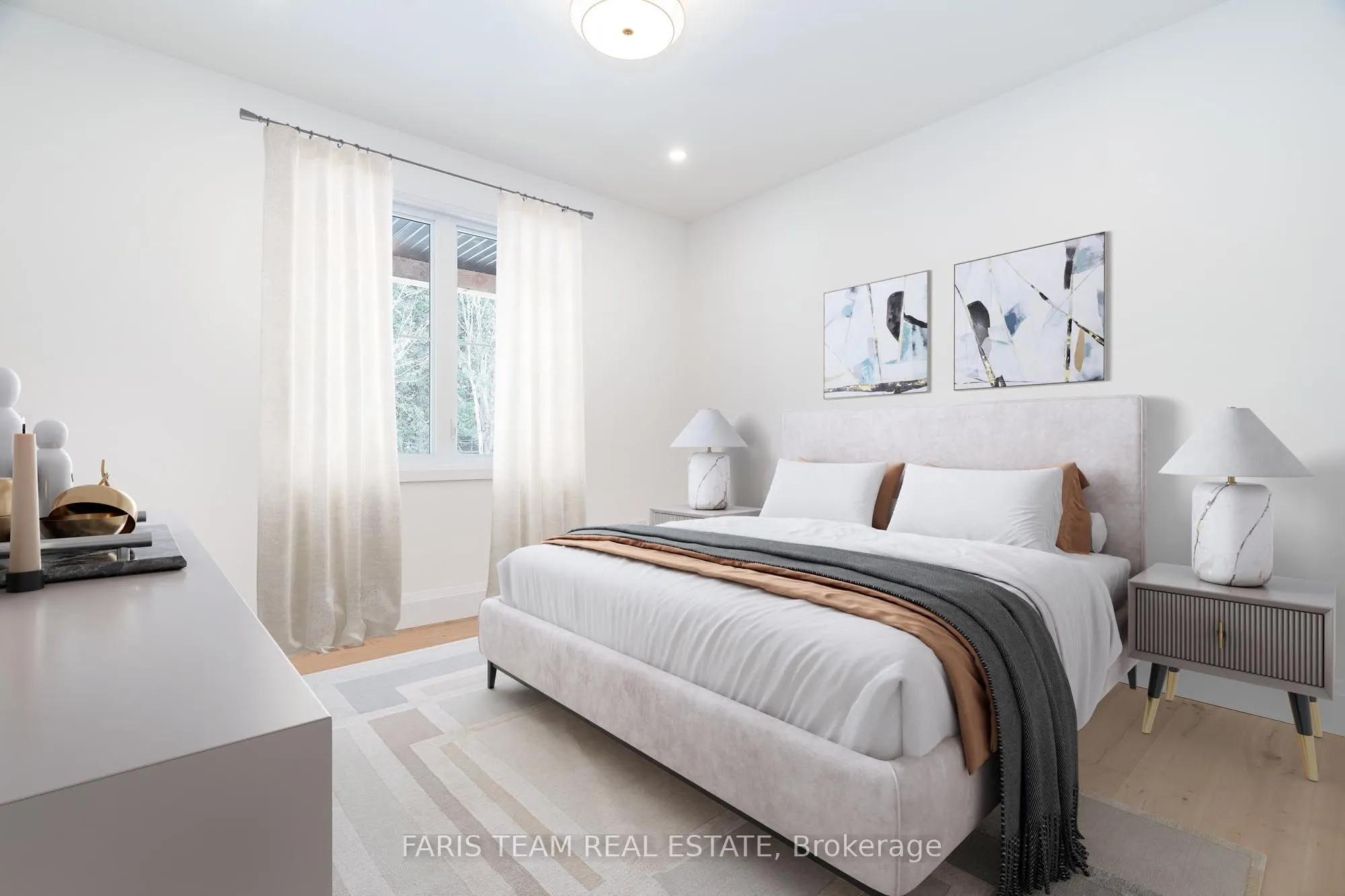 262 Lakeshore Road W