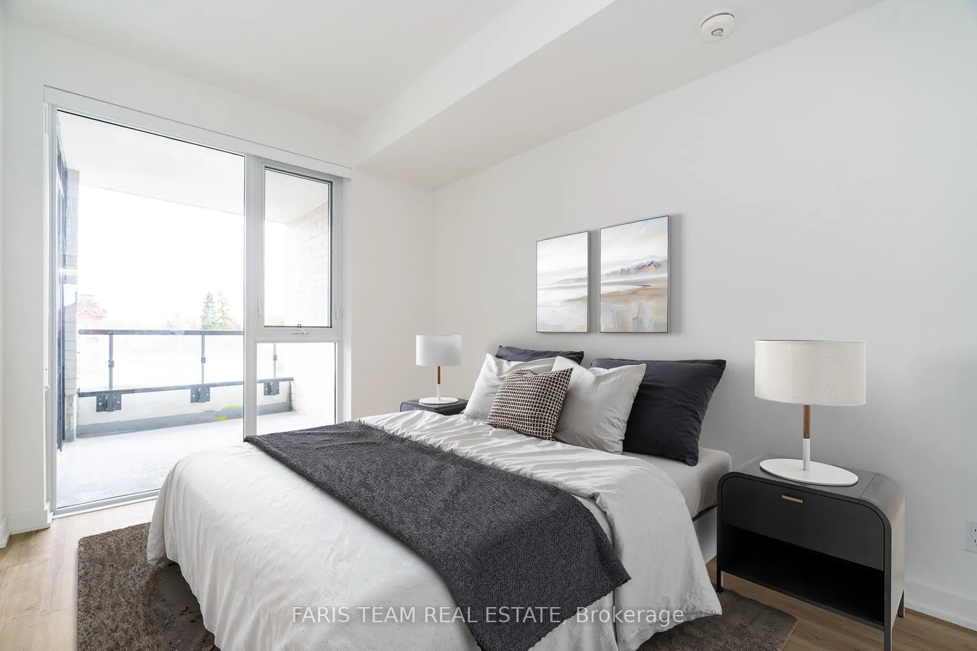 31 Huron Street, #211