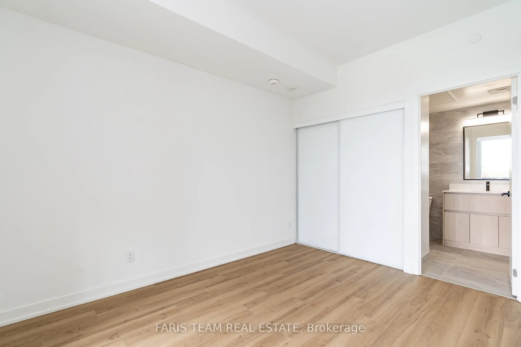 31 Huron Street, #211
